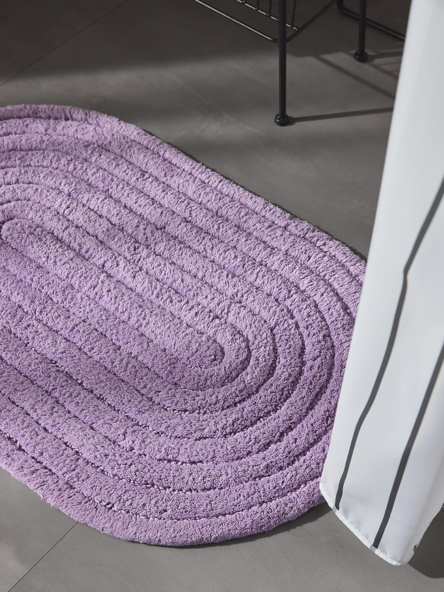 Teppich aus 100% Baumwolle in Lila mit 11 bis 20 mm hohem Flor von benuta Pop