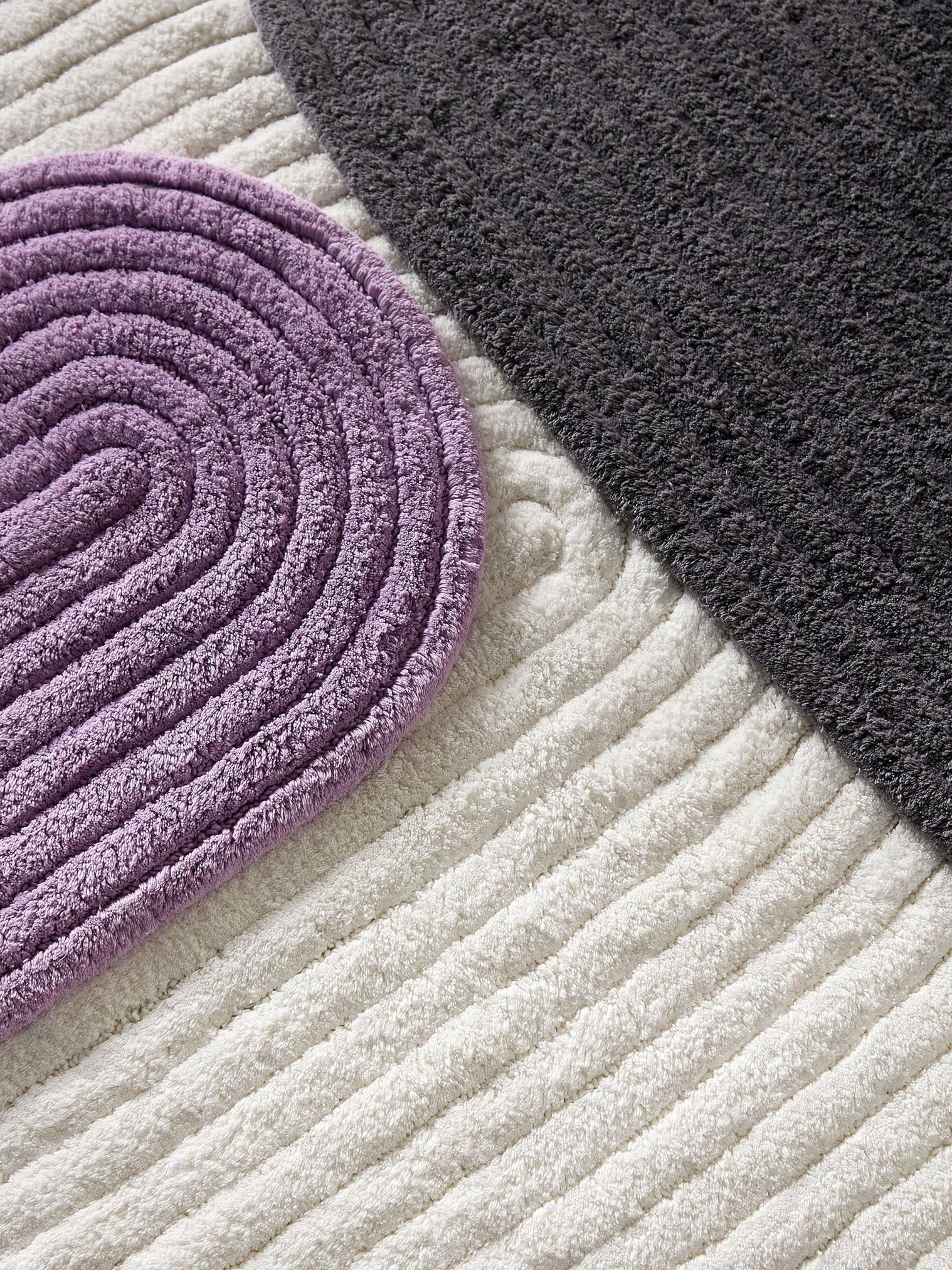 Teppich aus 100% Baumwolle in Lila mit 11 bis 20 mm hohem Flor von benuta Pop