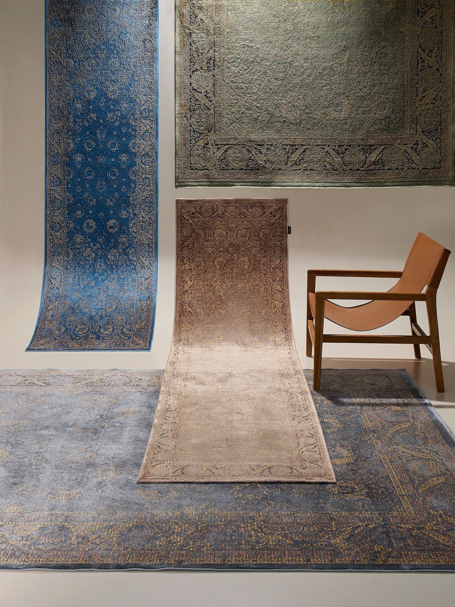 Teppich aus 56% Viskose, 30% Polyester, 14% Polyacryl in Braun mit bis 5 mm hohem Flor von benuta Finest