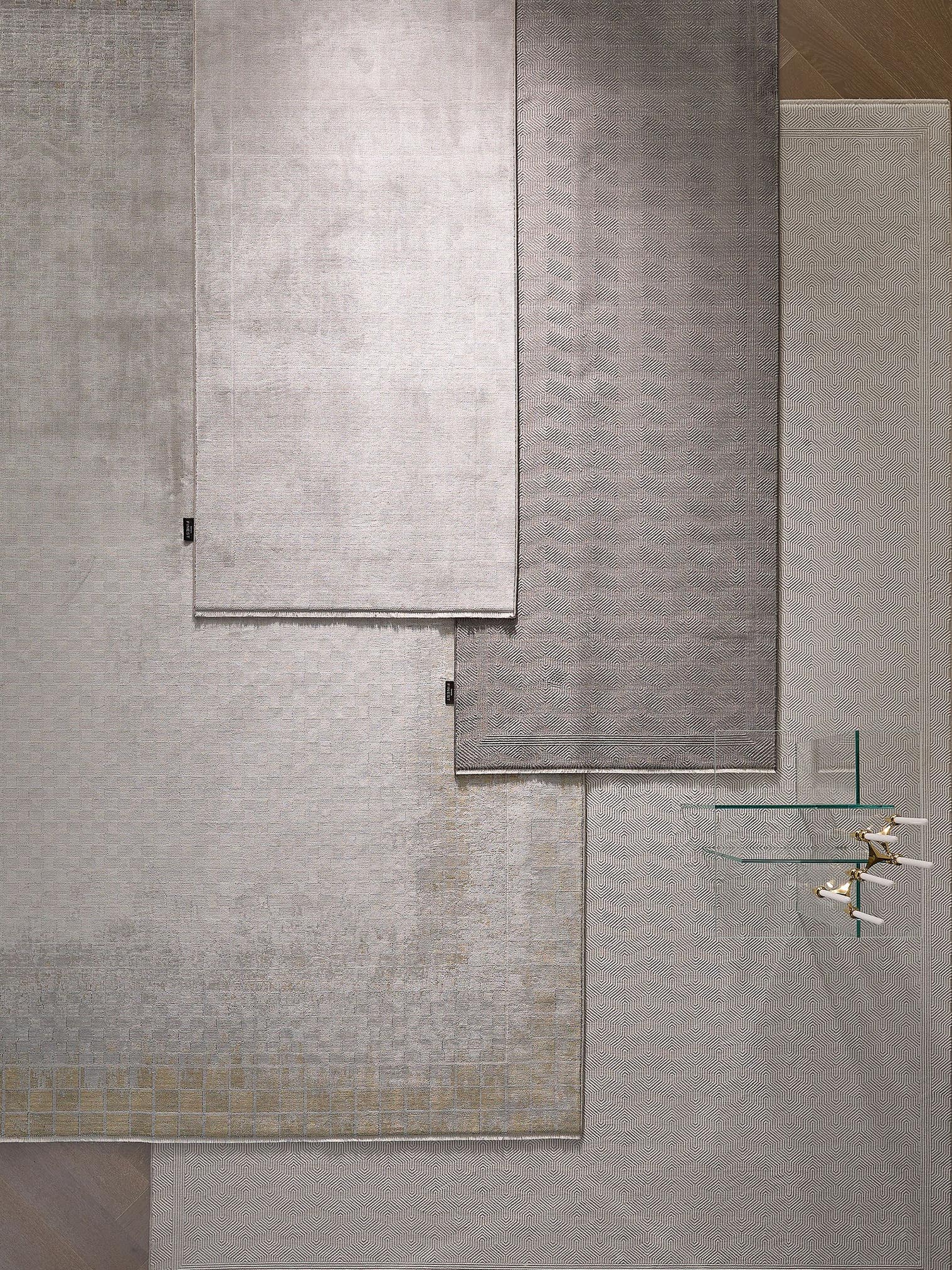 Teppich aus 60% Viskose, 40% Polyacryl (Chenille) in Beige mit bis 5 mm hohem Flor von benuta Finest