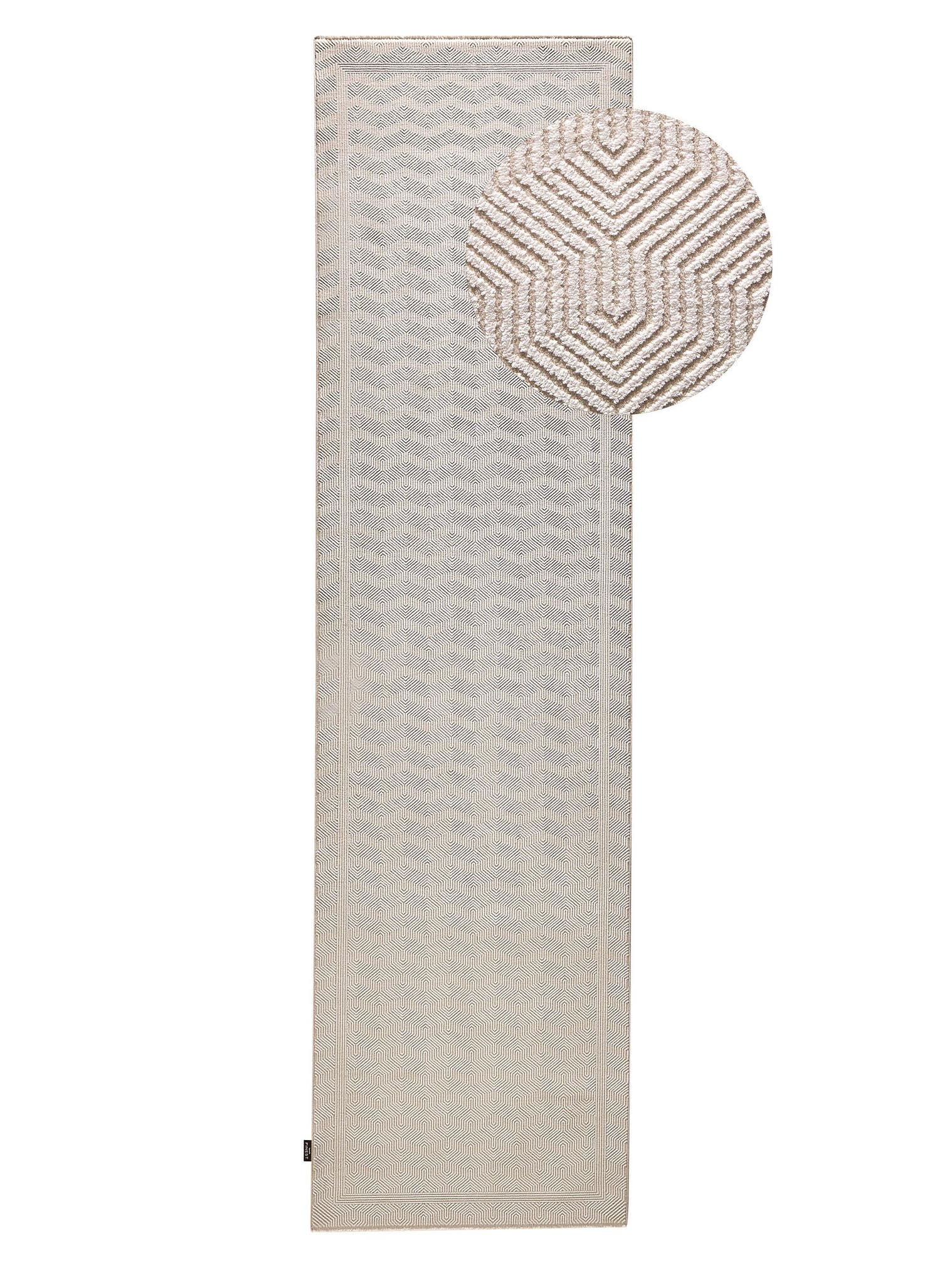 Teppich aus 60% Viskose, 40% Polyacryl (Chenille) in Beige mit bis 5 mm hohem Flor von benuta Finest