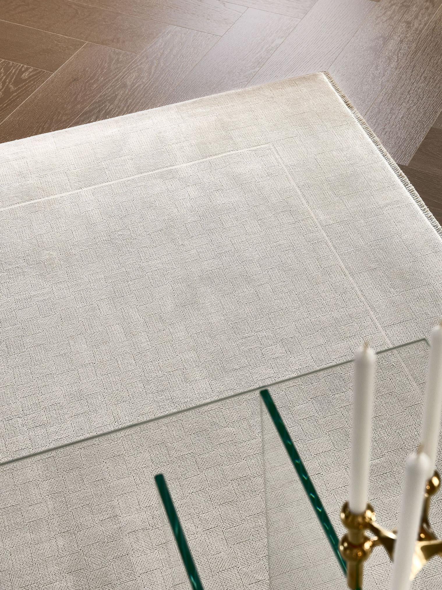 Tappeto di 60% Viscosa, 40% Poliacrilico (Ciniglia) in Beige con pelo alto 1- 5 mm da benuta Finest