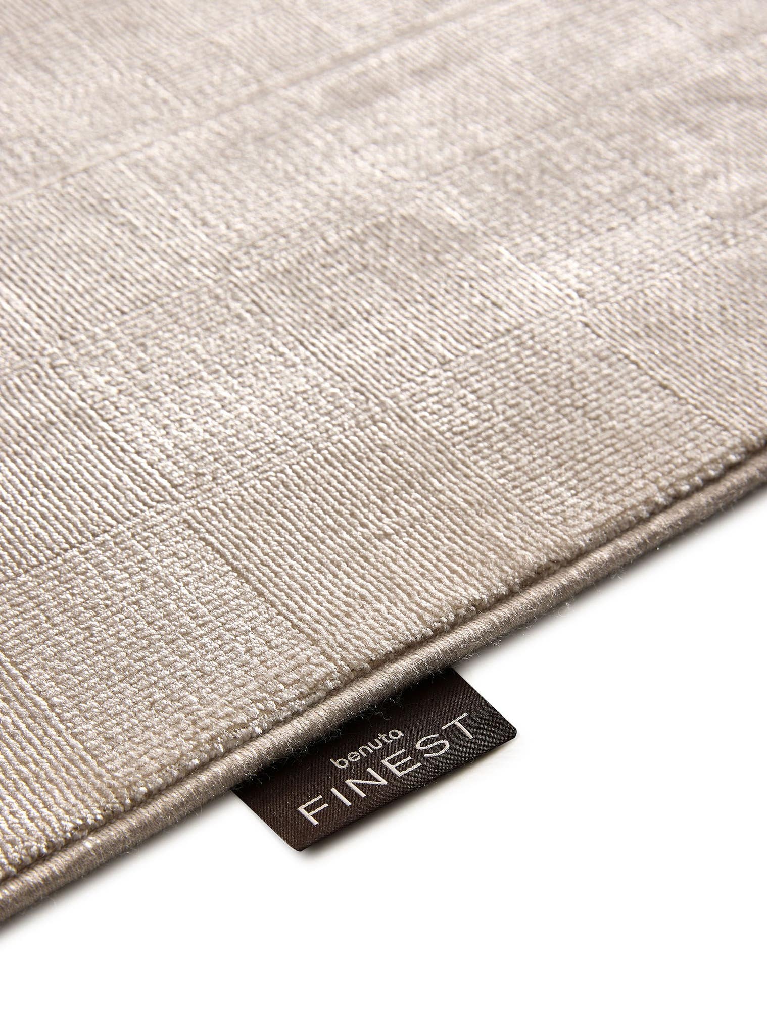 Tappeto di 60% Viscosa, 40% Poliacrilico (Ciniglia) in Beige con pelo alto 1- 5 mm da benuta Finest