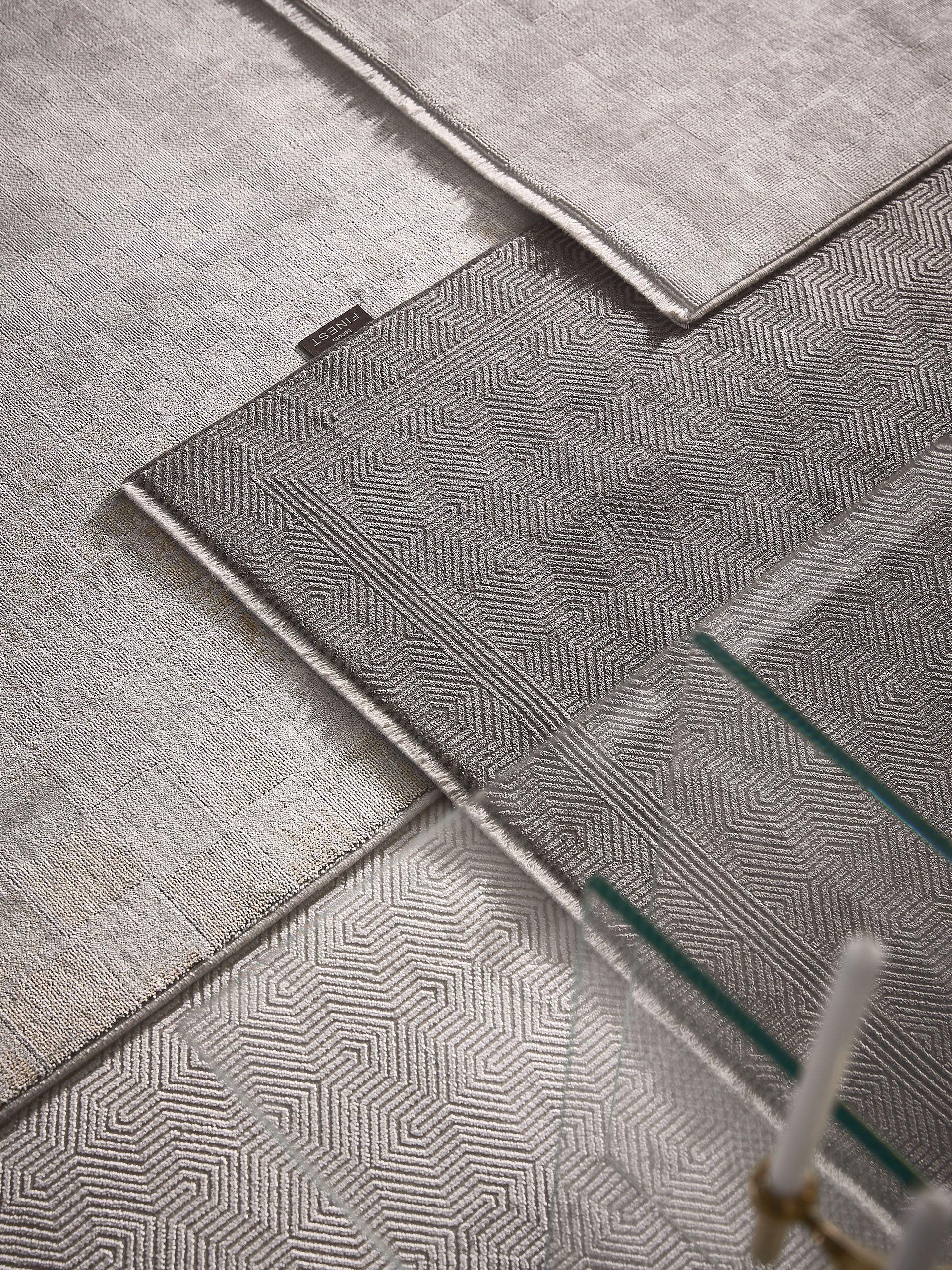 Rug made of 60% Viscose, 40% Polyacrylic (Chenille) in Beige with a 1- 5 mm high pile by benuta Finest
