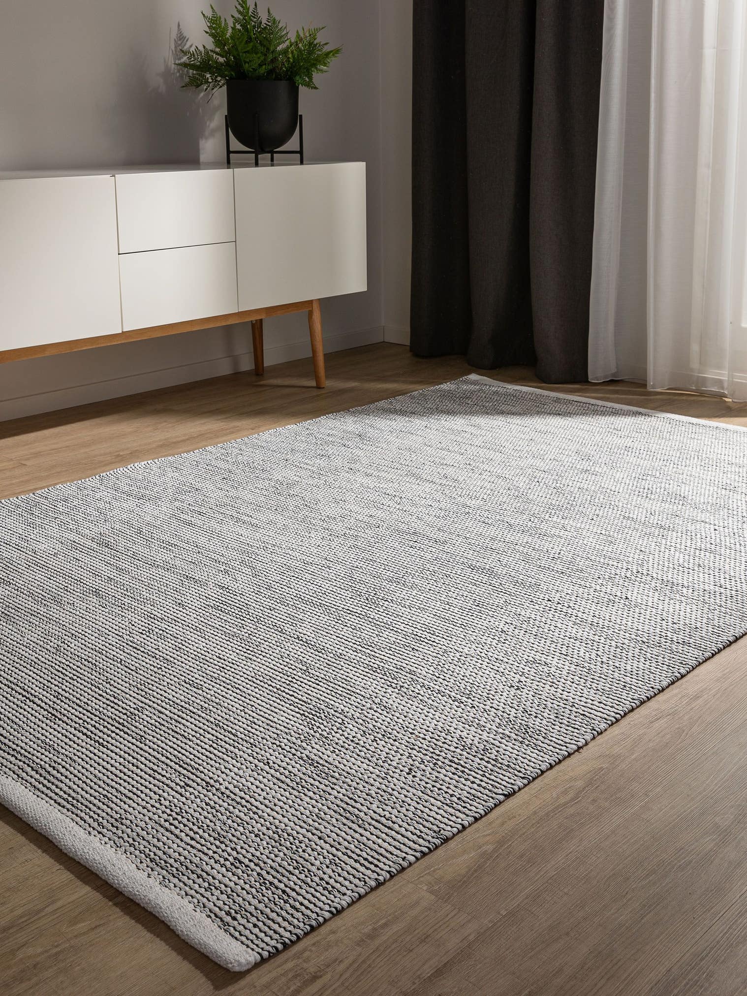 Dywan z 100% Bawełna w kolorze beżowy z włosiem 1- 5 mm wysokim od benuta Basic