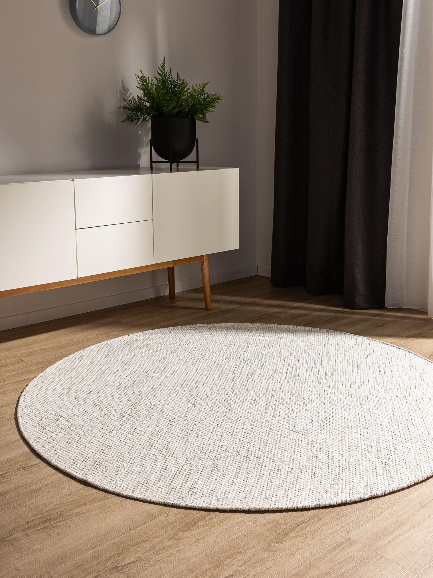 Teppe av 100 % bomull i Beige med opptil 5 mm høy lugg fra benuta Basic