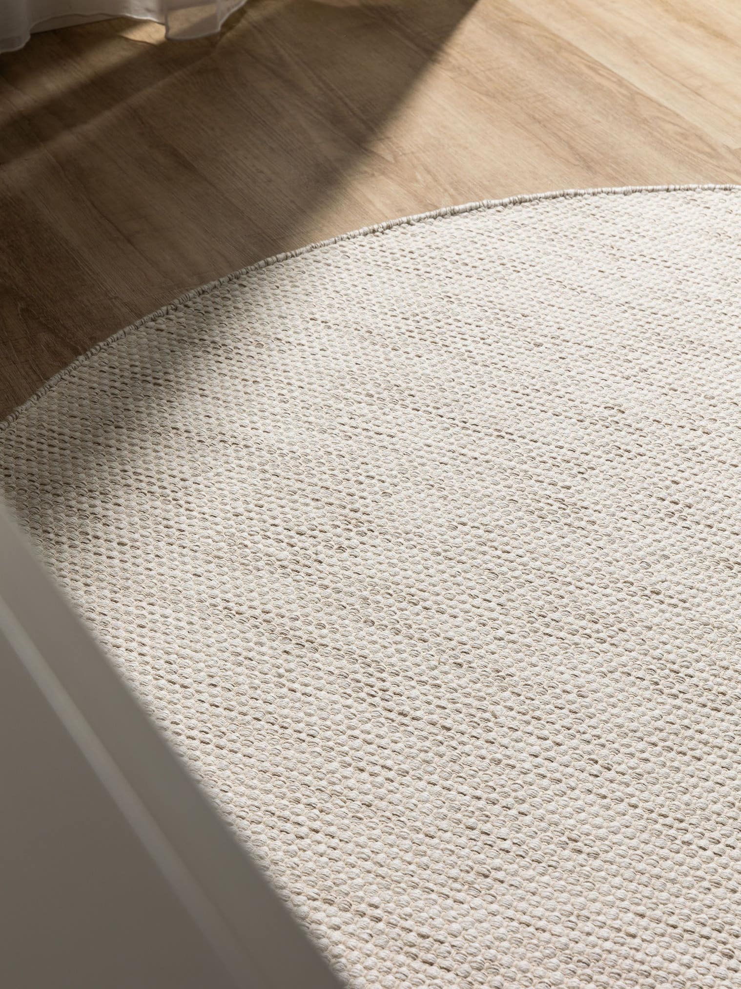 Teppe av 100 % bomull i Beige med opptil 5 mm høy lugg fra benuta Basic