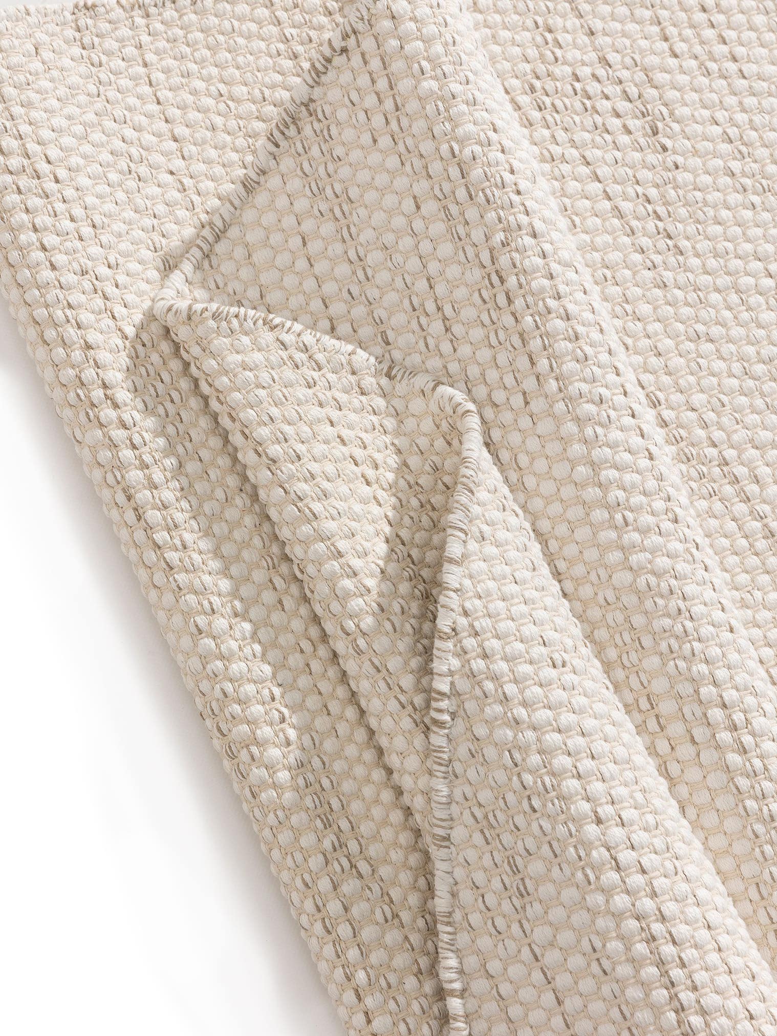 Teppe av 100 % bomull i Beige med opptil 5 mm høy lugg fra benuta Basic