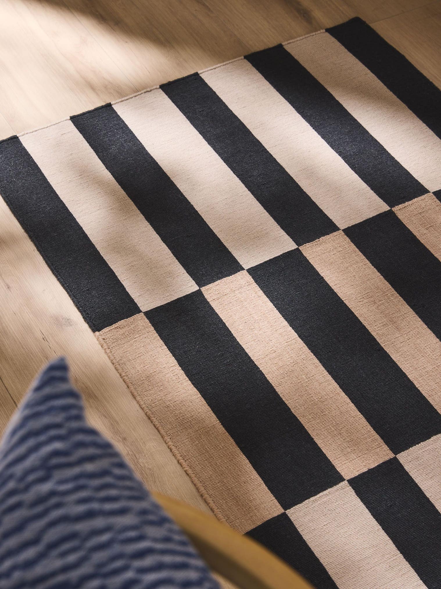 Teppich aus 100% Wolle in Beige mit bis 5 mm hohem Flor von benuta Nest