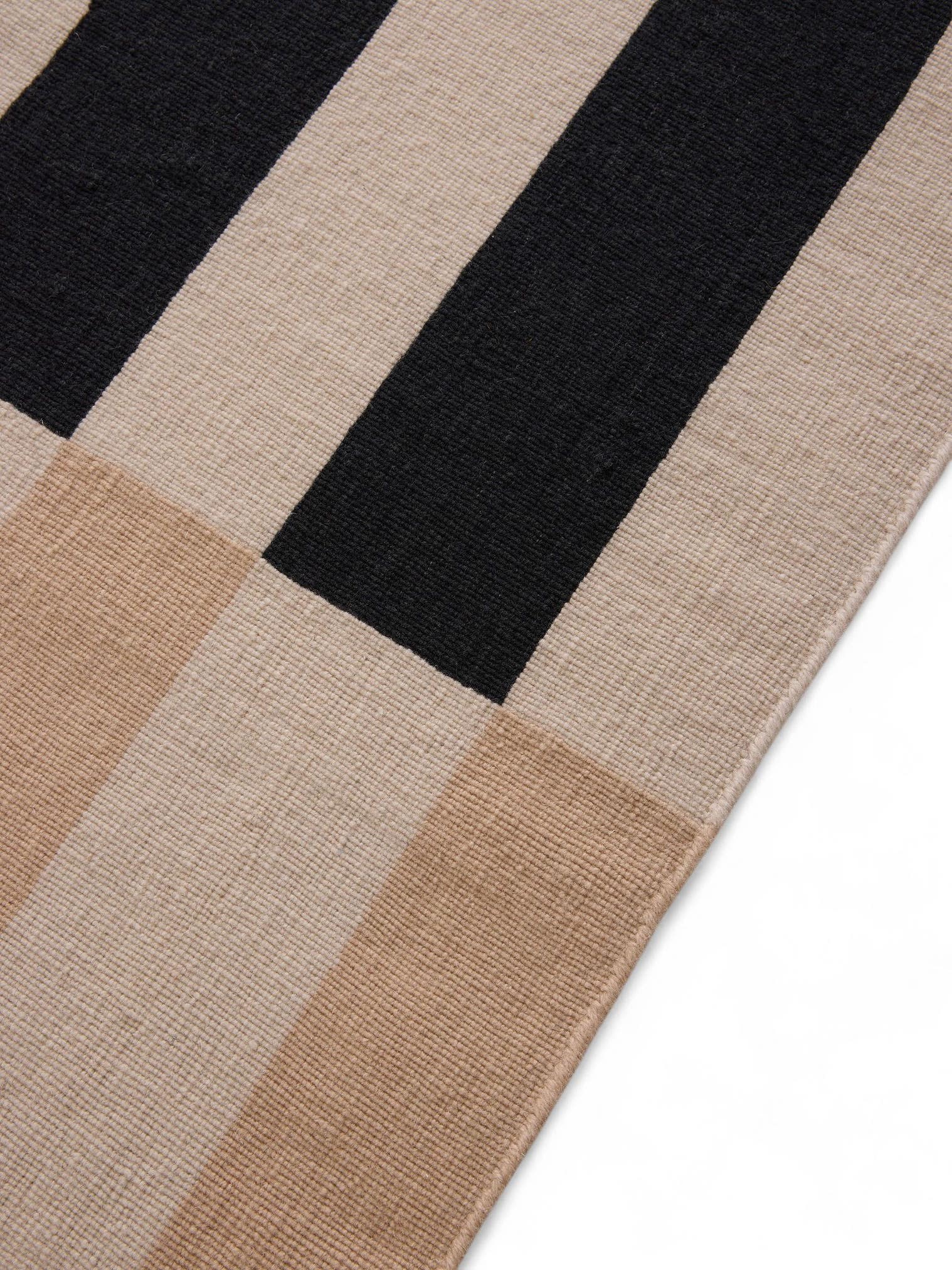 Teppich aus 100% Wolle in Beige mit bis 5 mm hohem Flor von benuta Nest