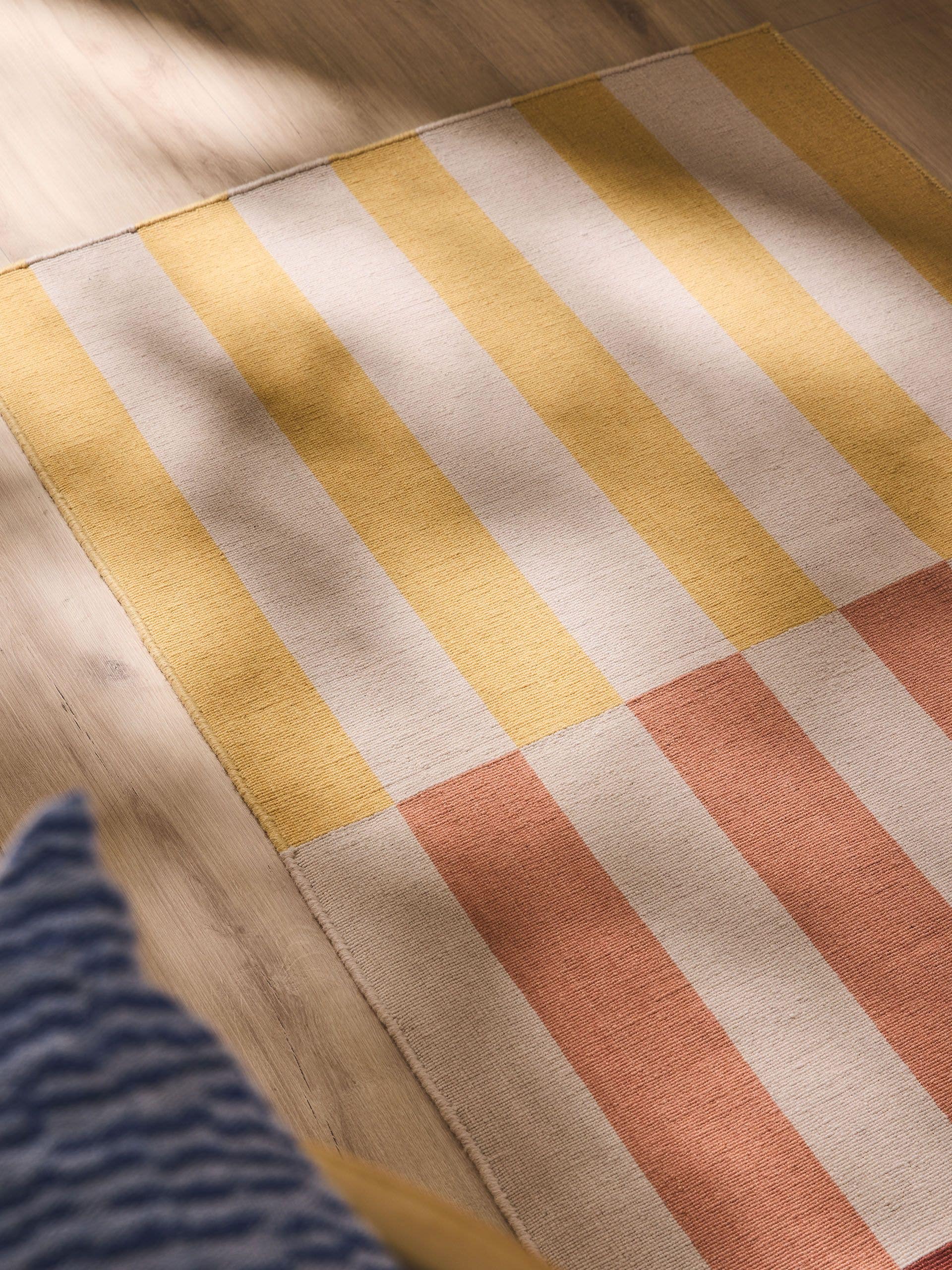 Rug made of 100% Wool in Yellow with a 1- 5 mm high pile by benuta Nest