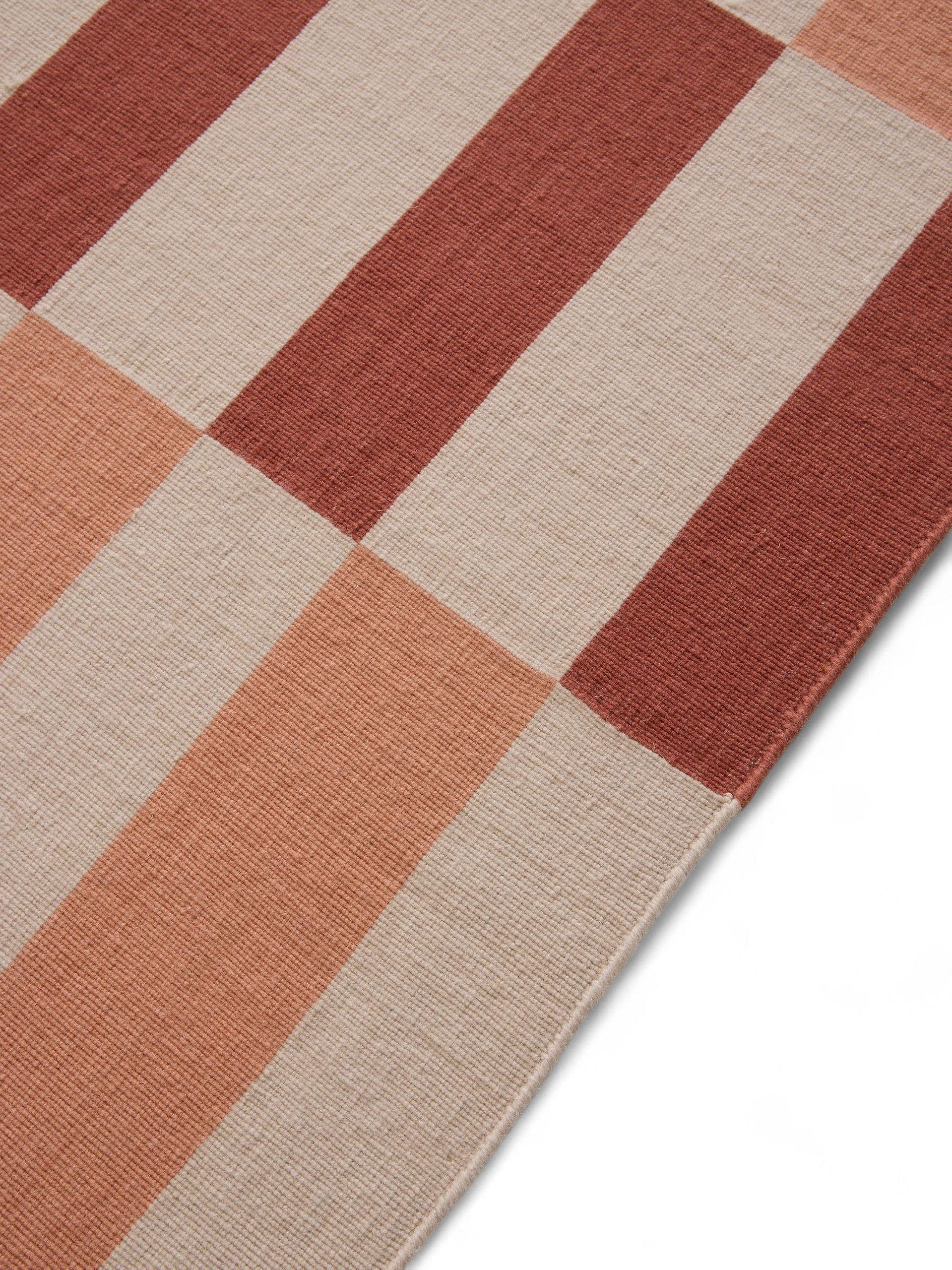 Rug made of 100% Wool in Yellow with a 1- 5 mm high pile by benuta Nest