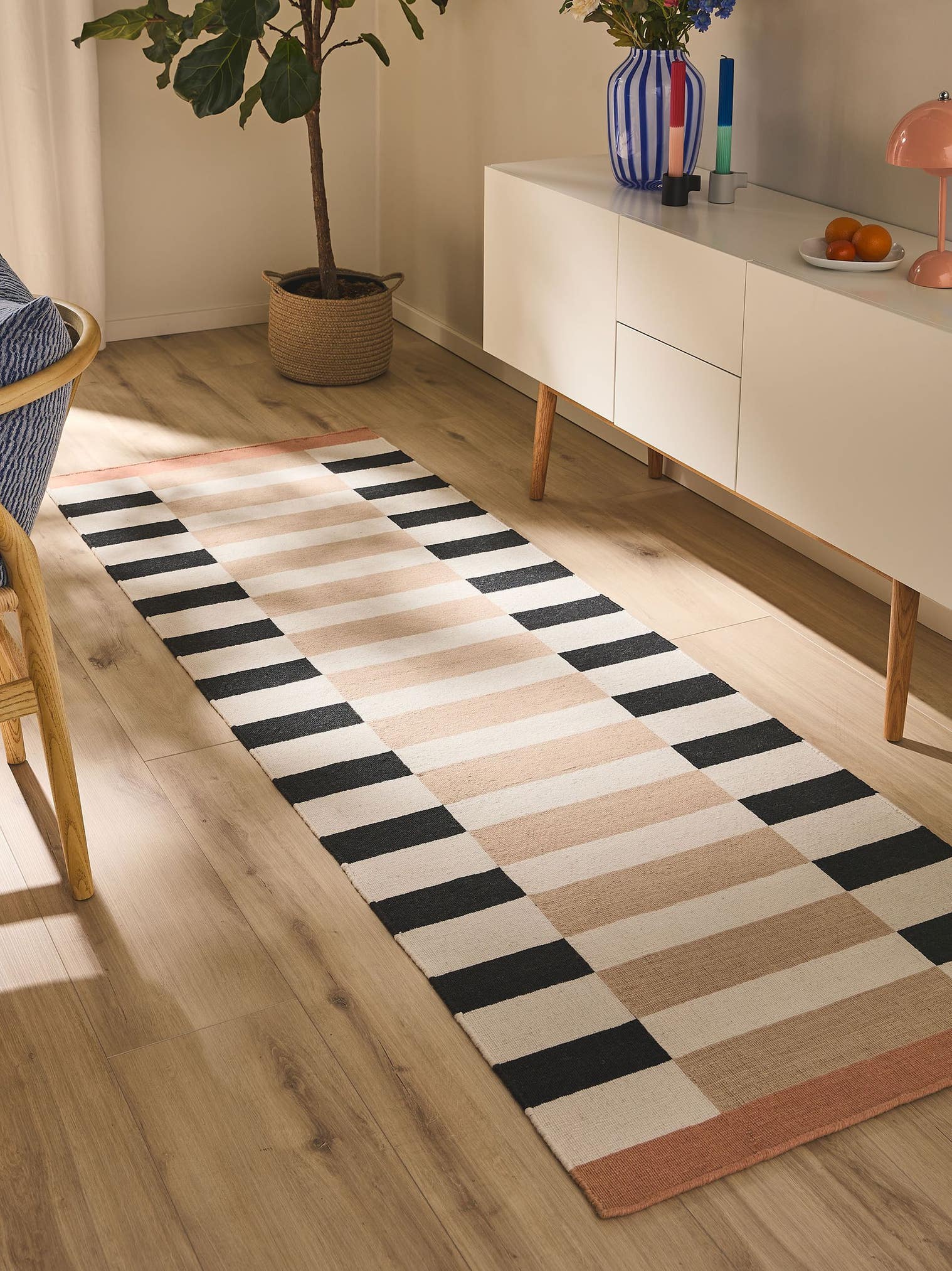 Tæppe af 100% Uld i Beige med 1- 5 mm høj luv fra benuta Nest