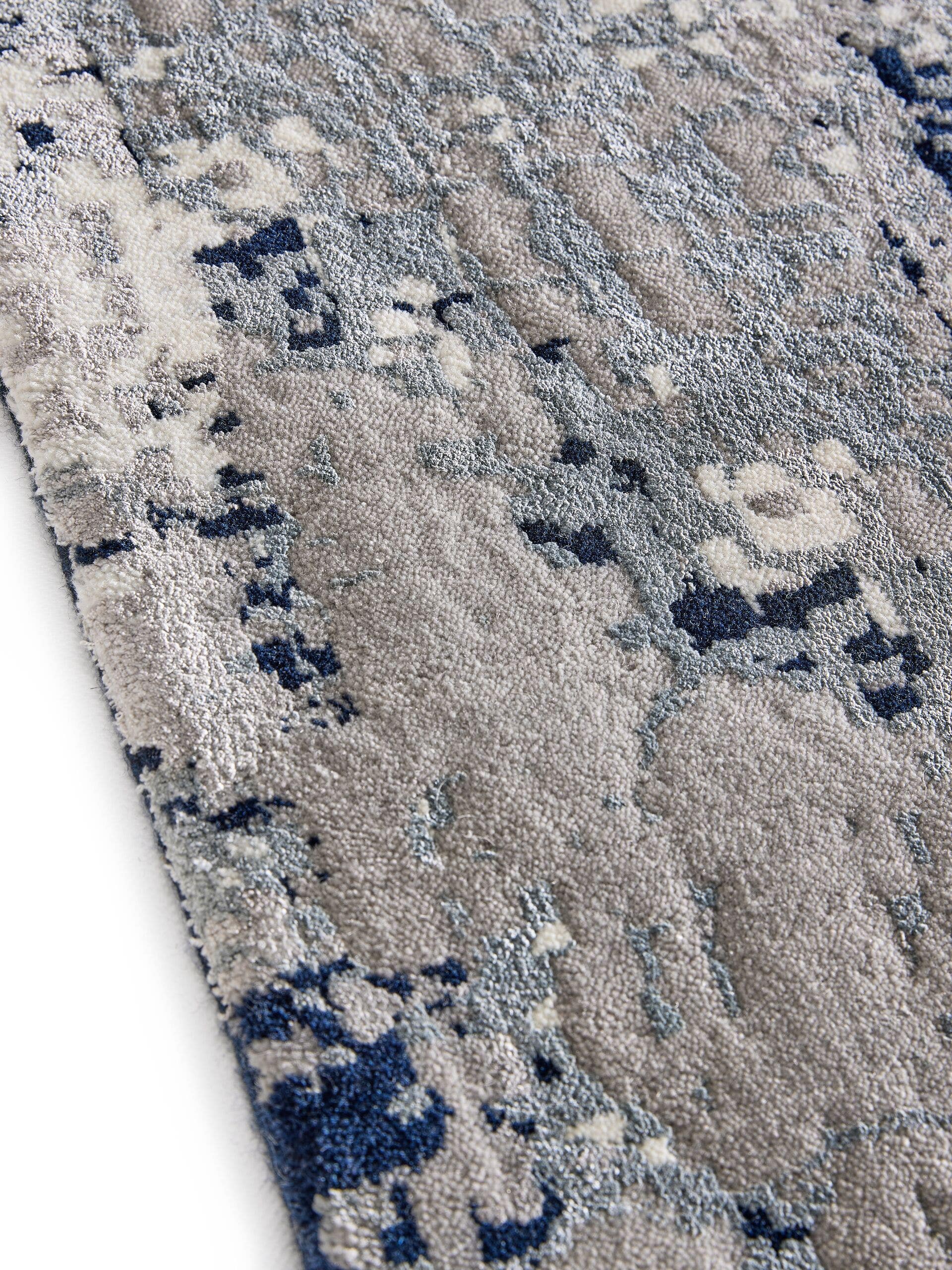 Alfombra de 55% Viscosa, 45% Lana en Azul con un pelo de {{Placeholder_Pile Height}} de altura de benuta Finest