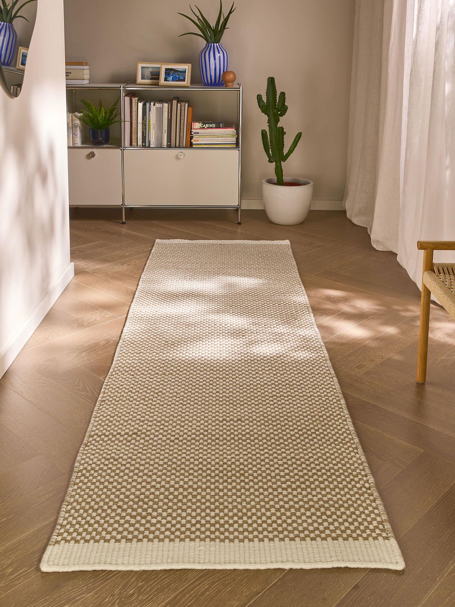 Teppich aus 100% Wolle (aus Neuseeland) in Beige mit bis 5 mm hohem Flor von benuta Pure