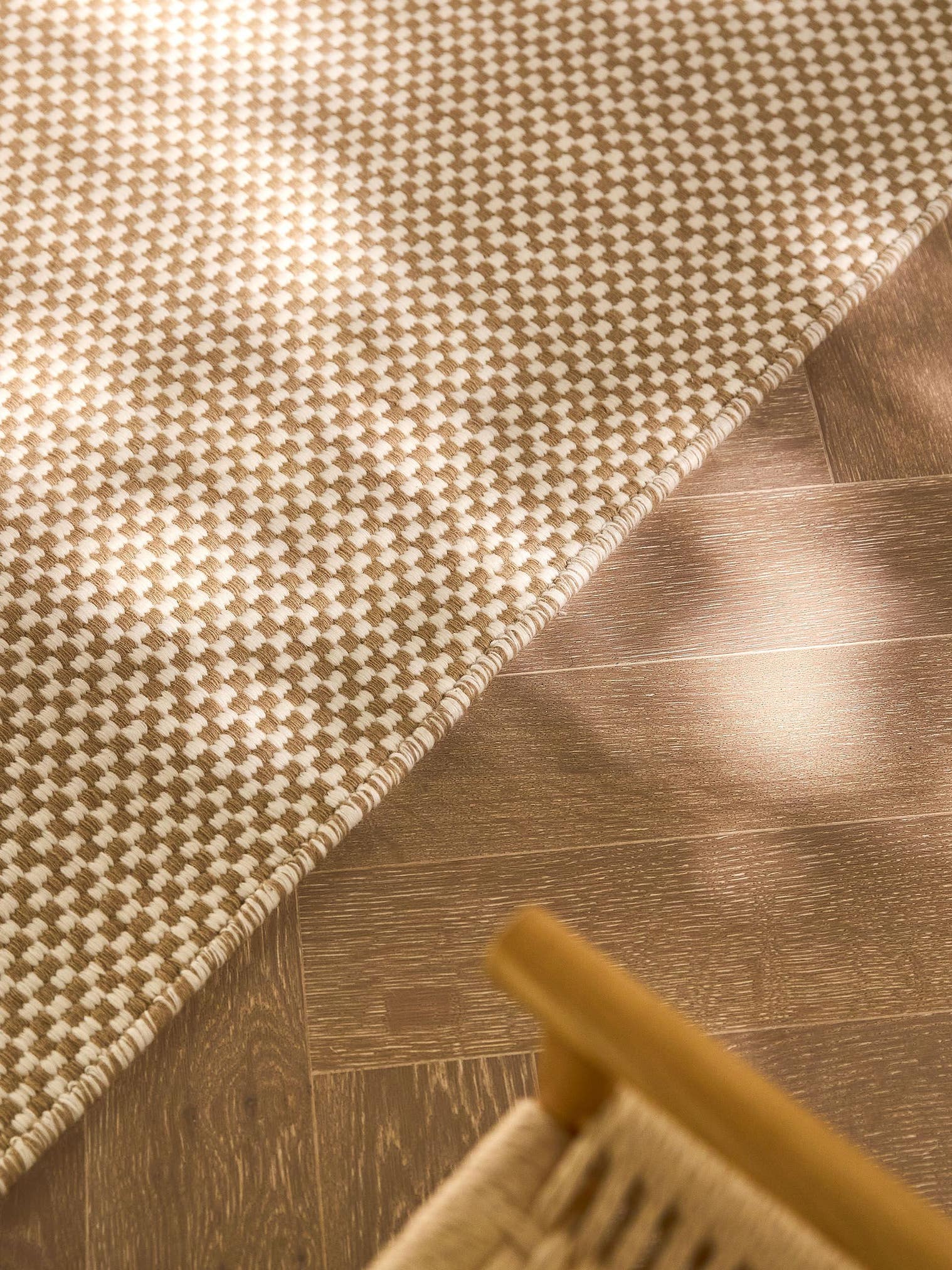 Teppich aus 100% Wolle (aus Neuseeland) in Beige mit bis 5 mm hohem Flor von benuta Pure