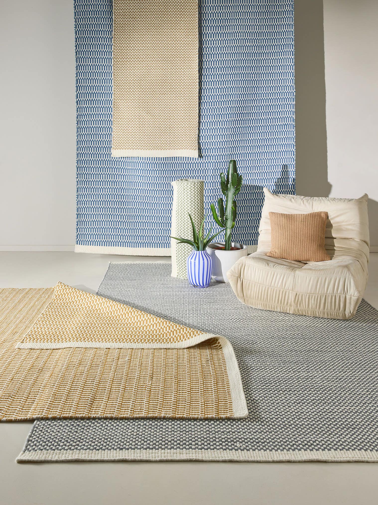 Teppich aus 100% Wolle (aus Neuseeland) in Grau mit bis 5 mm hohem Flor von benuta Pure