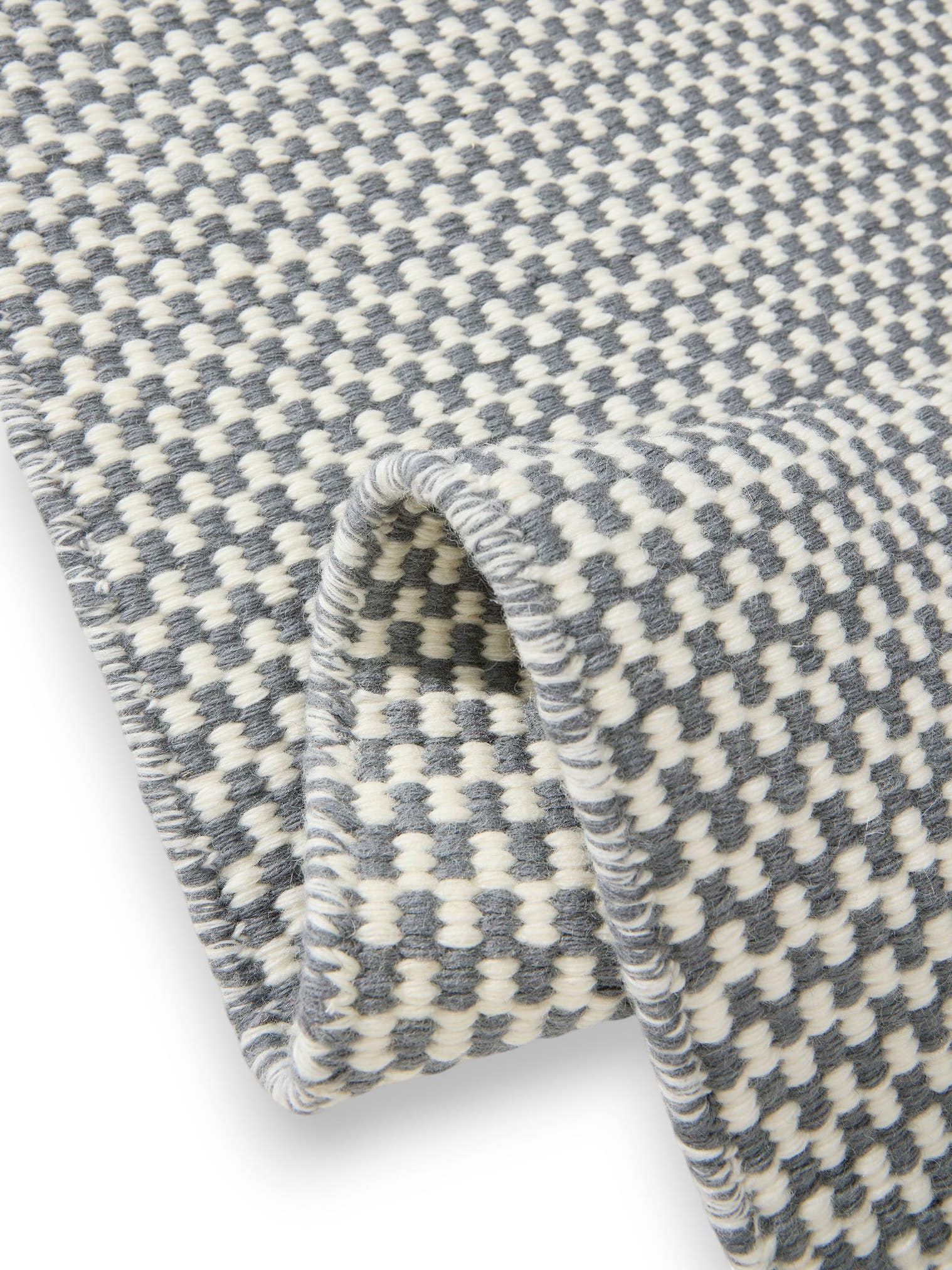 Teppich aus 100% Wolle (aus Neuseeland) in Grau mit bis 5 mm hohem Flor von benuta Pure