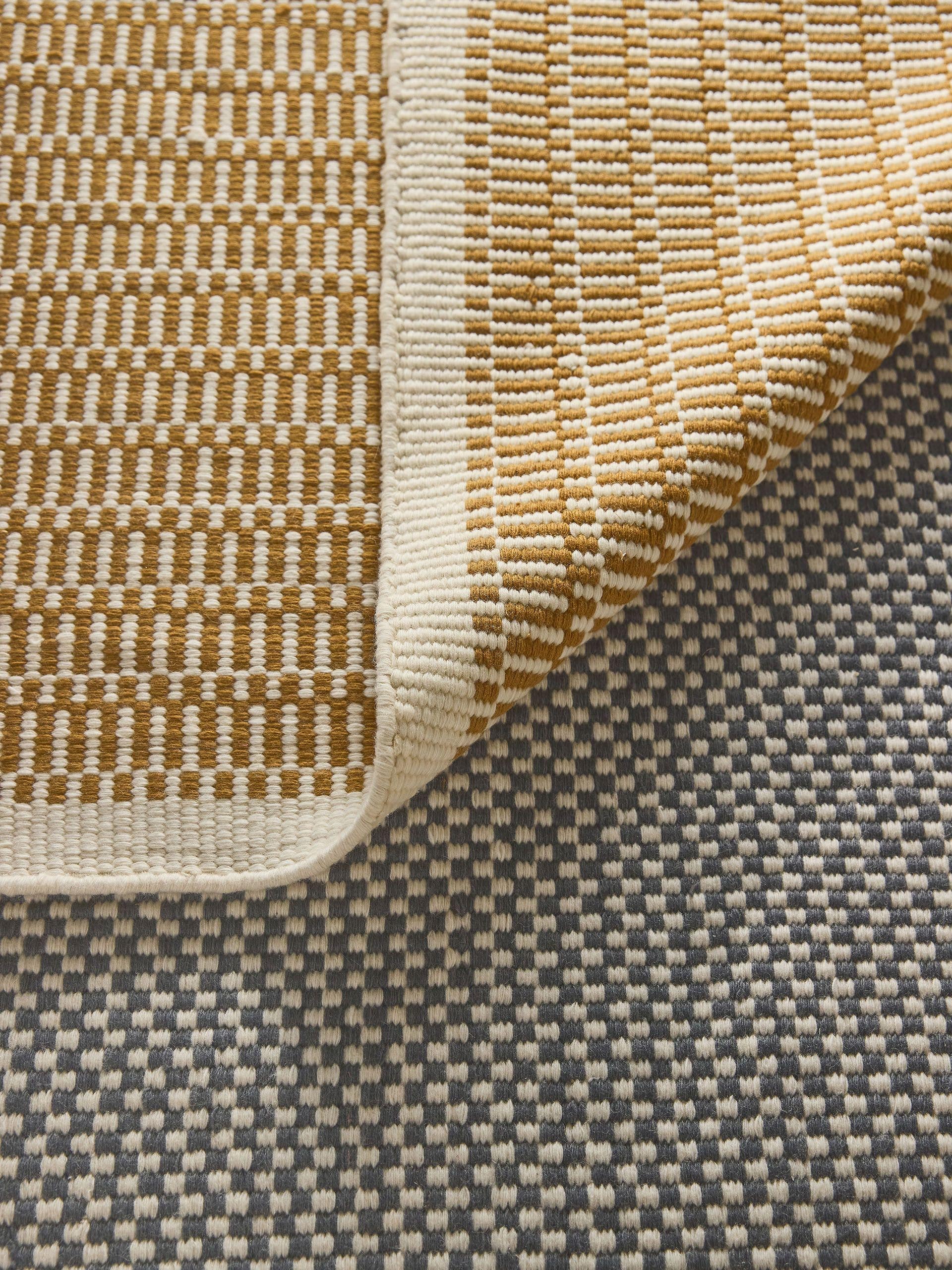 Matta av 100% Ull (från Nya Zeeland) i Grå med 1- 5 mm hög lugg från benuta Pure