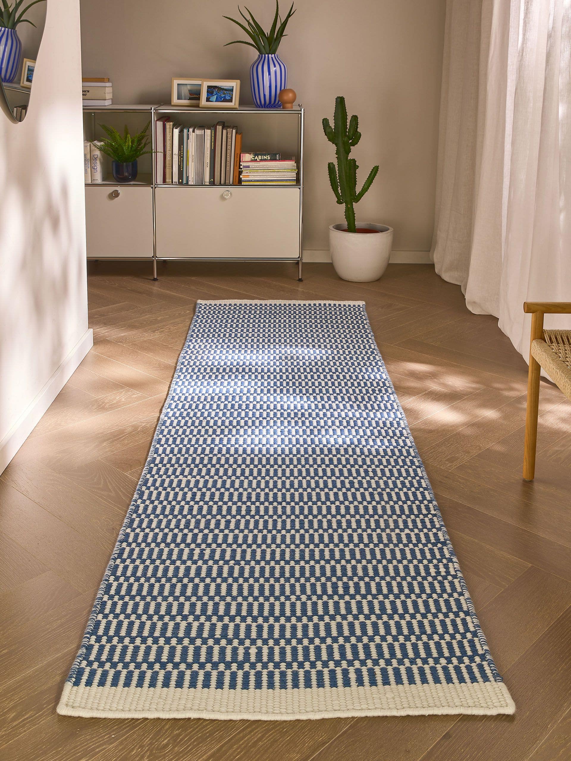 Rug made of 100% Wool from (New Zealand) in Blue with a 1- 5 mm high pile by benuta Pure