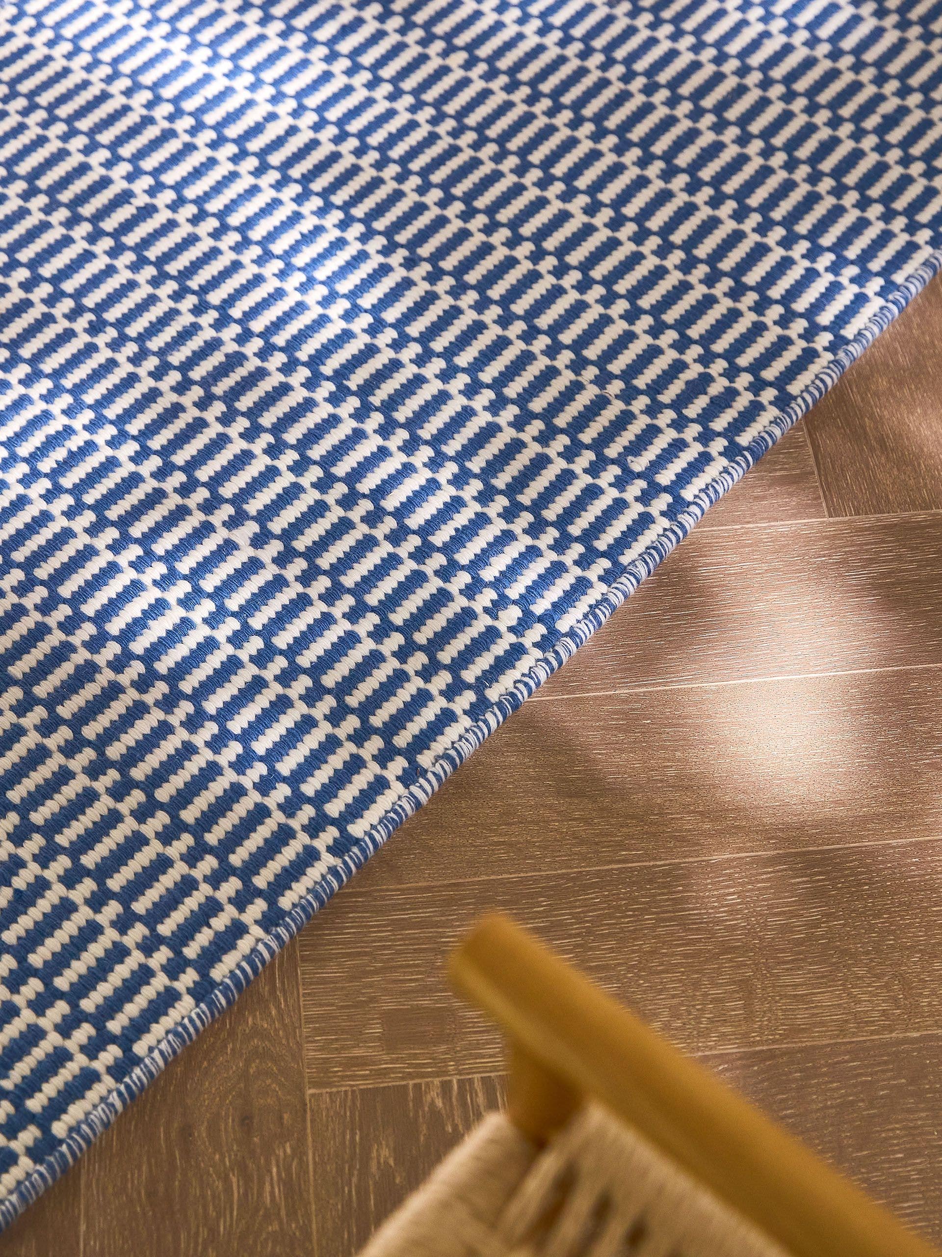 Rug made of 100% Wool from (New Zealand) in Blue with a 1- 5 mm high pile by benuta Pure