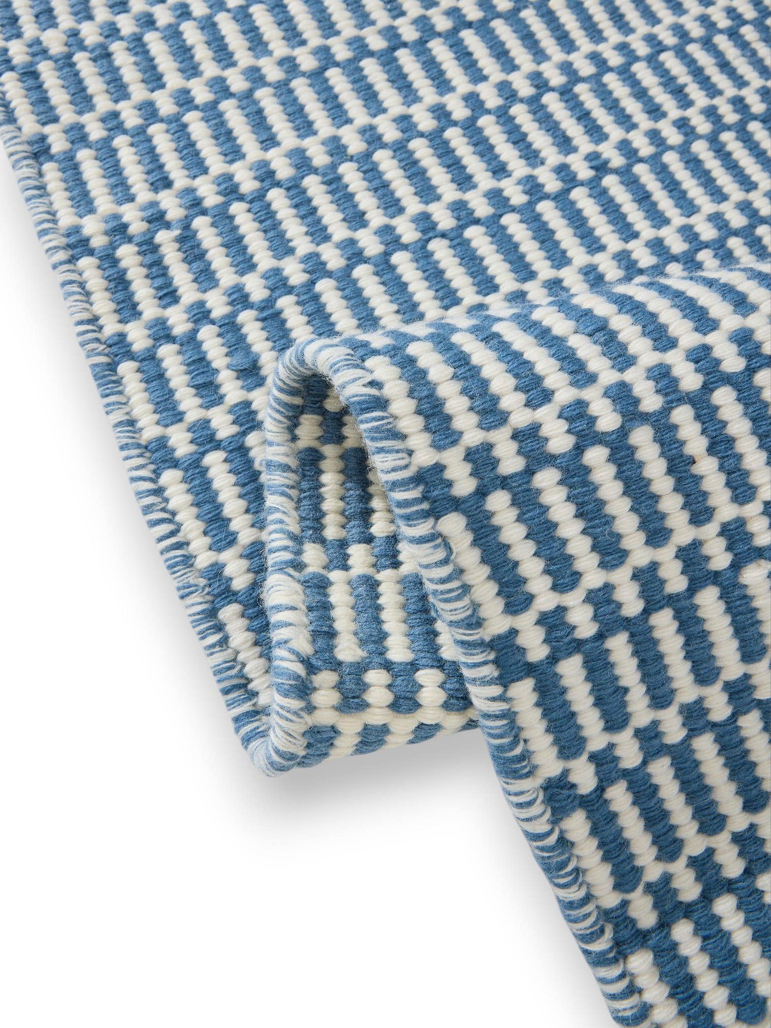 Teppich aus 100% Wolle (aus Neuseeland) in Blau mit bis 5 mm hohem Flor von benuta Pure