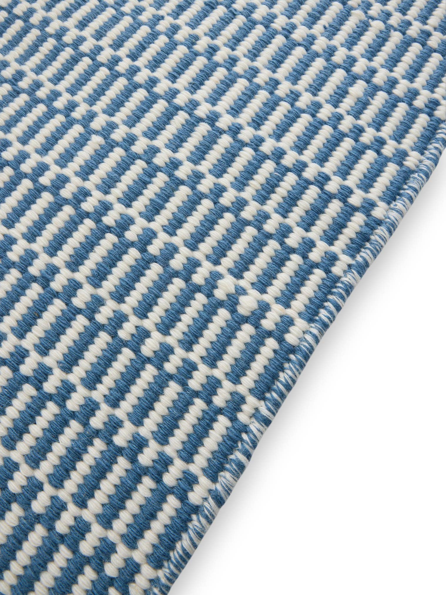 Teppich aus 100% Wolle (aus Neuseeland) in Blau mit bis 5 mm hohem Flor von benuta Pure