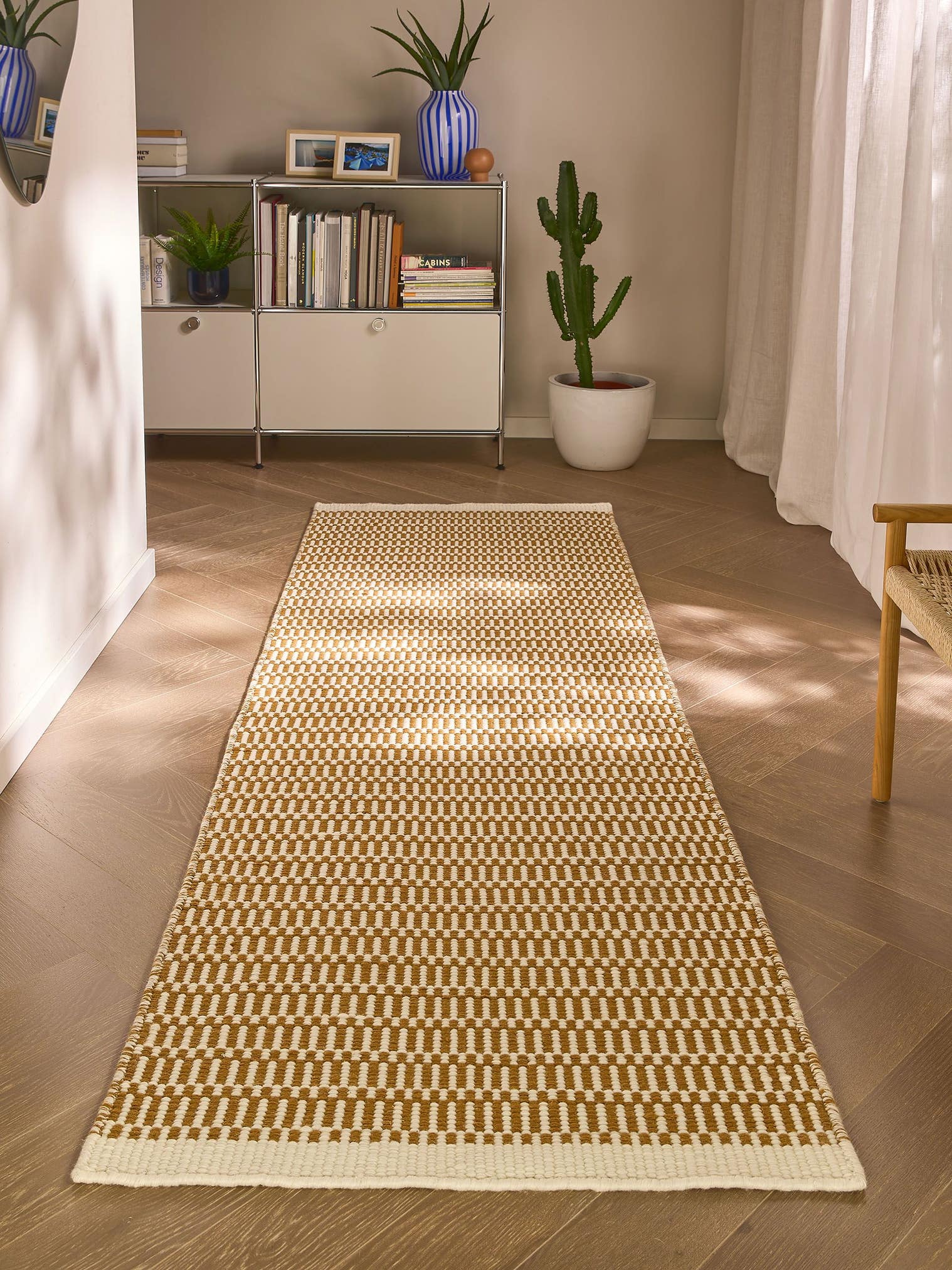 Teppich aus 100% Wool from (New Zealand) in Brown mit 1- 5 mm hohem Flor von benuta Pure