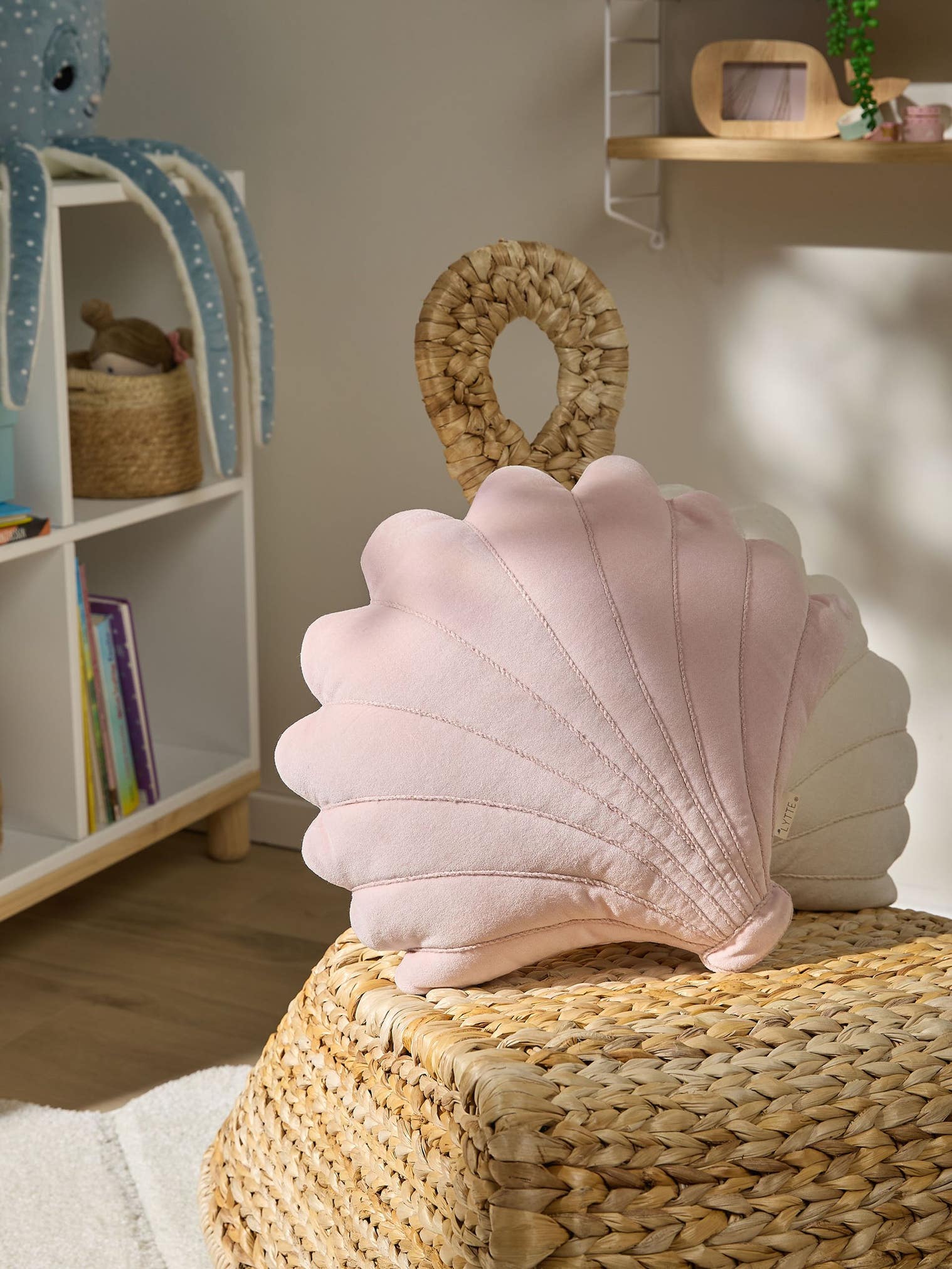 Pute Nori Rosa i Motiverforbarn-design laget av 100 % bomull fra Lytte