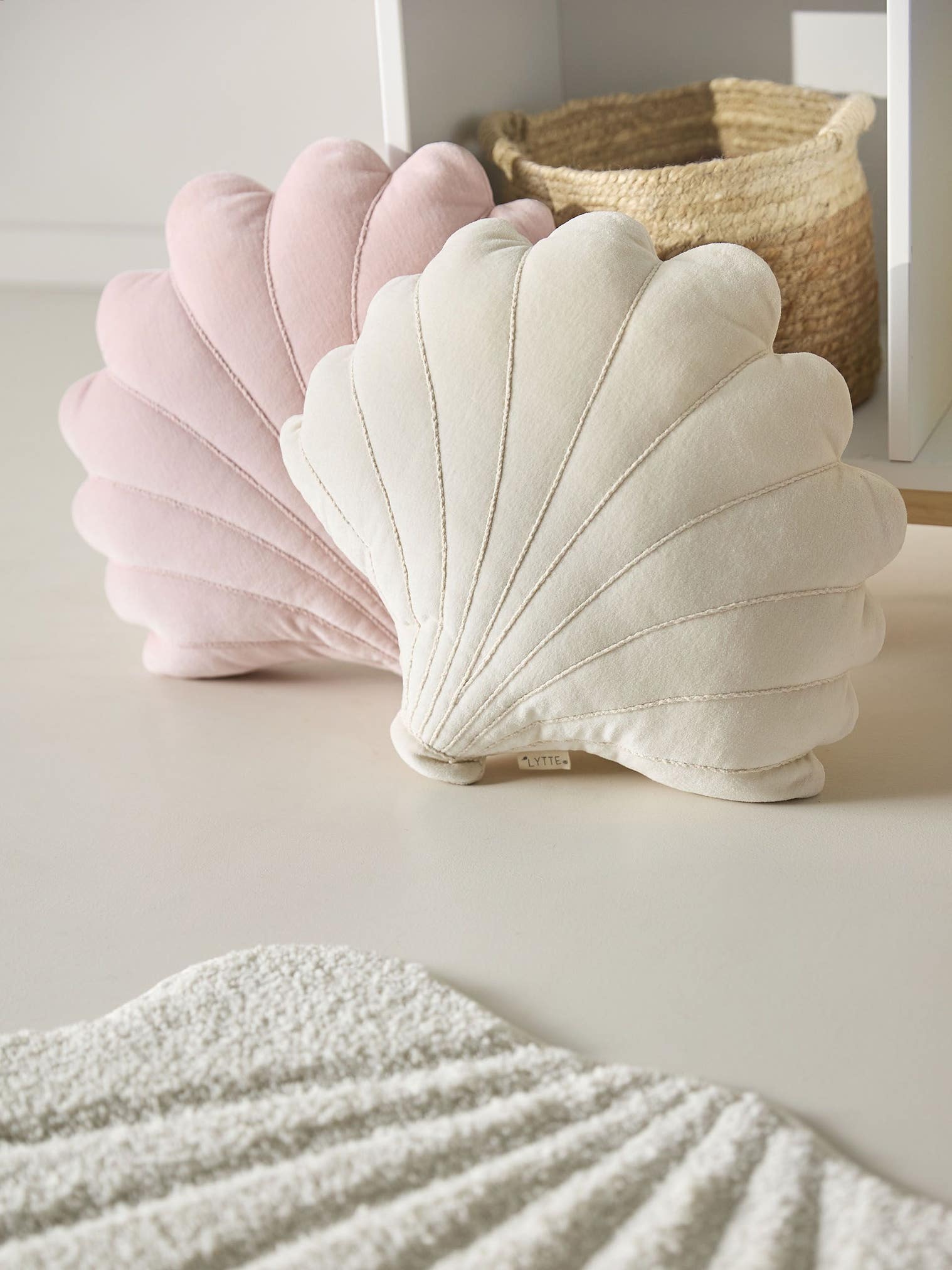 Pute Nori Rosa i Motiverforbarn-design laget av 100 % bomull fra Lytte