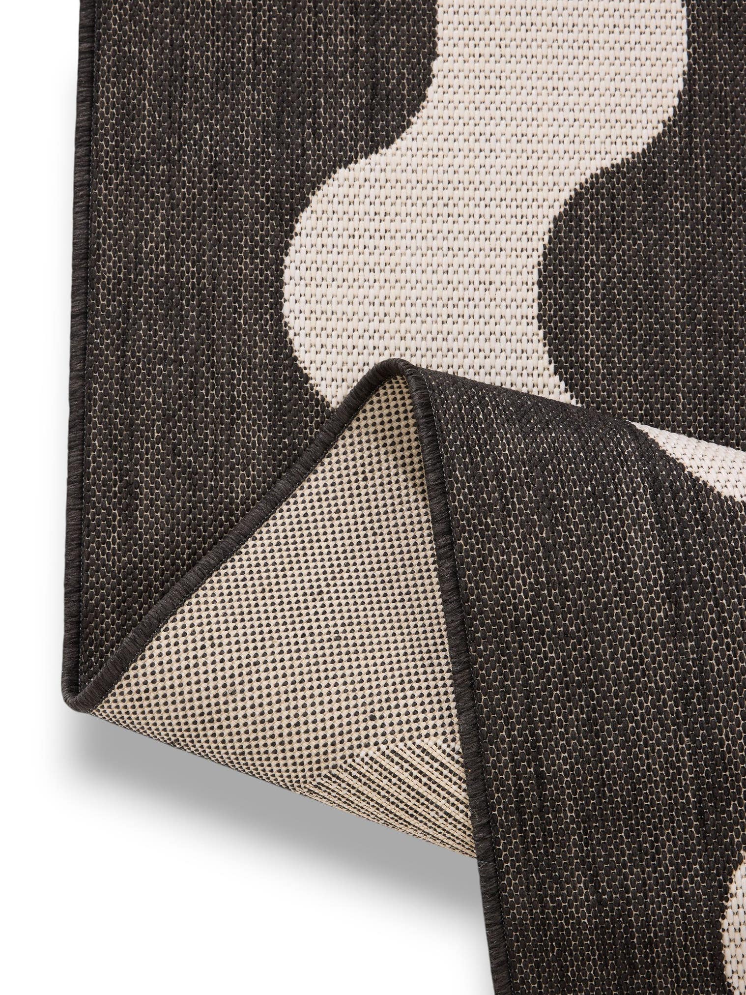 Teppich aus 100% Polypropylen in Schwarz/Weiß mit bis 5 mm hohem Flor von benuta Nest
