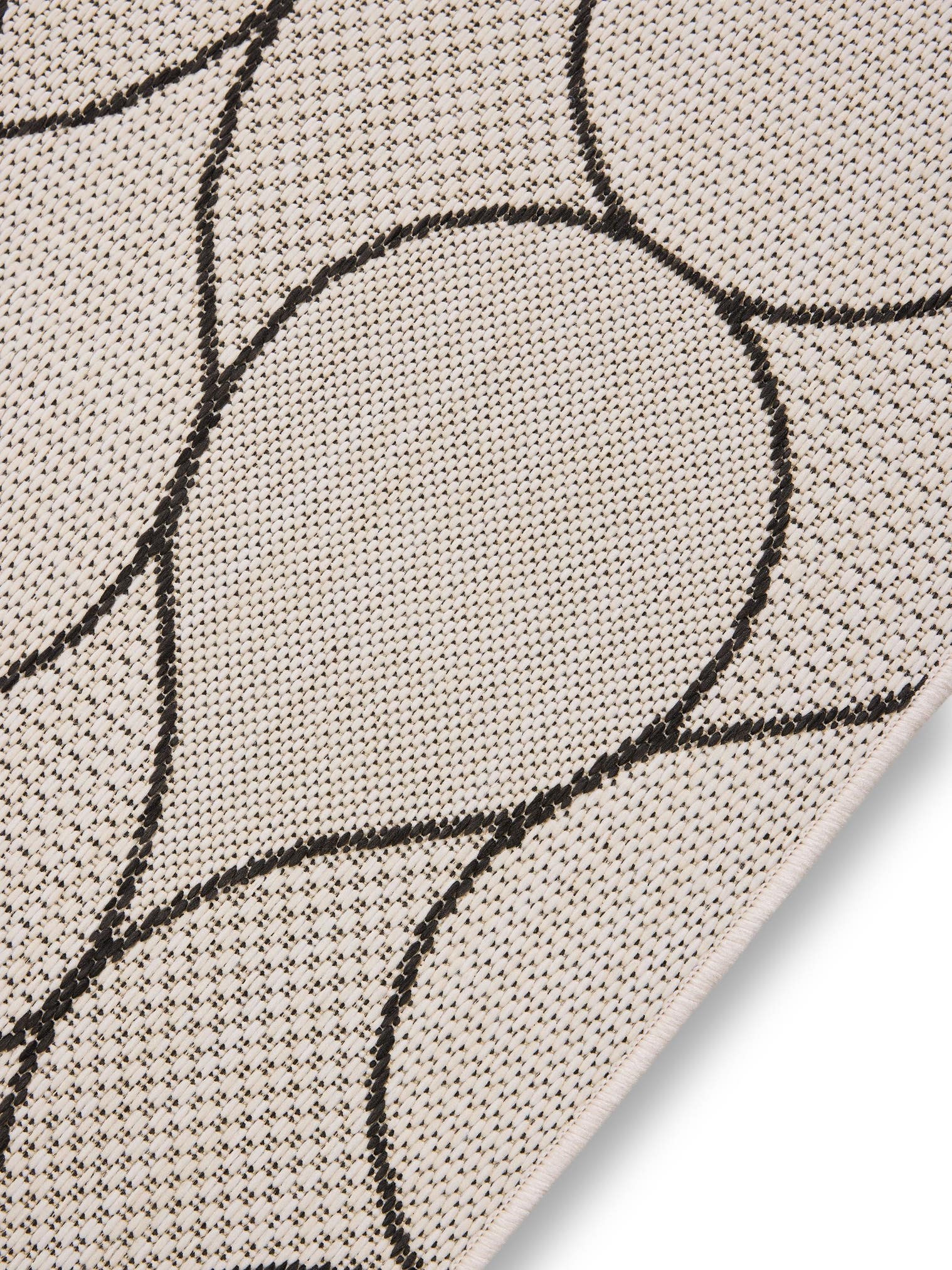 Teppich aus 100% Polypropylen in Weiß mit bis 5 mm hohem Flor von benuta Nest