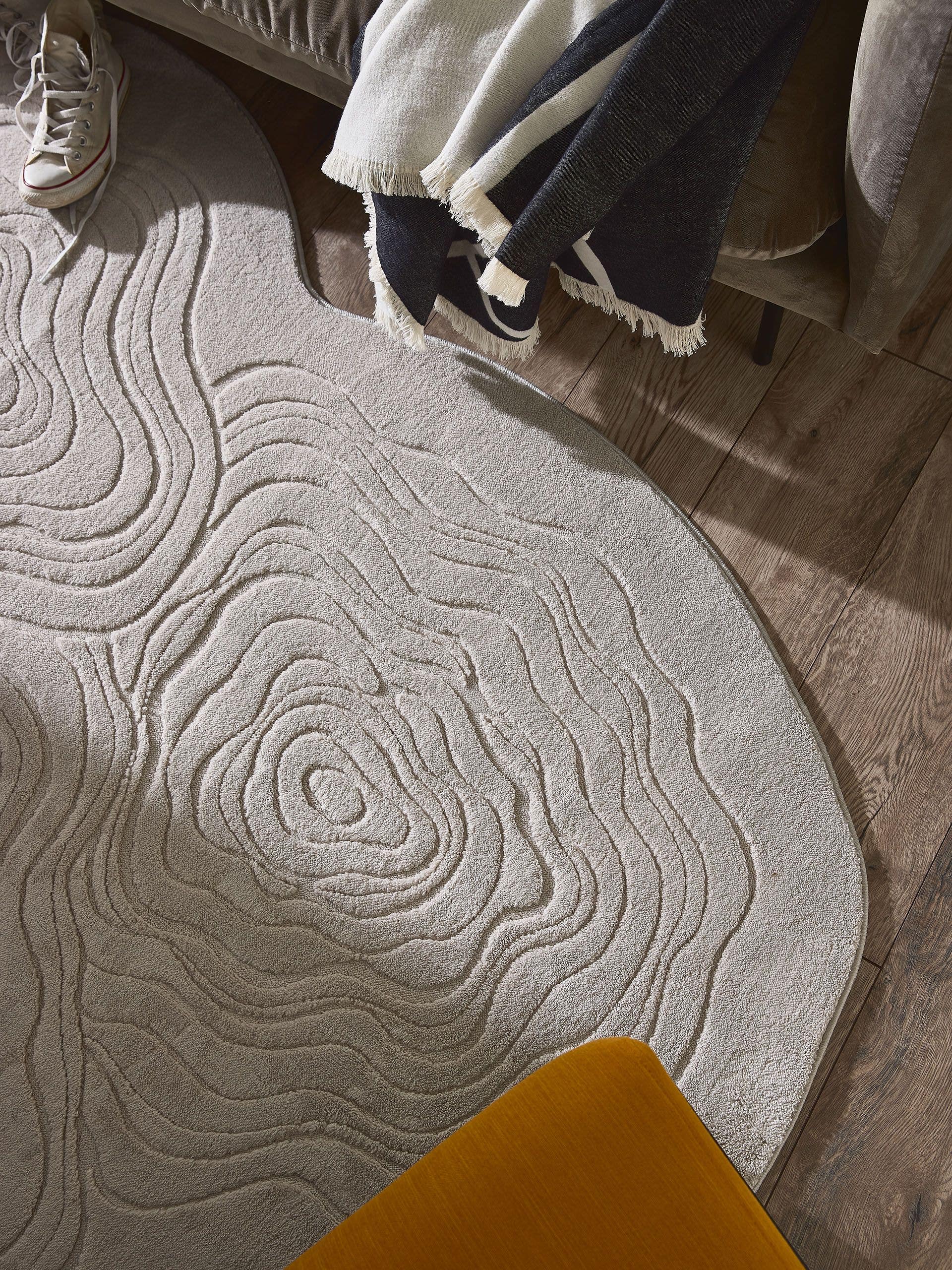 Rug made of 100% Polyester in Grey with a 6 - 10 mm high pile by benuta Pop