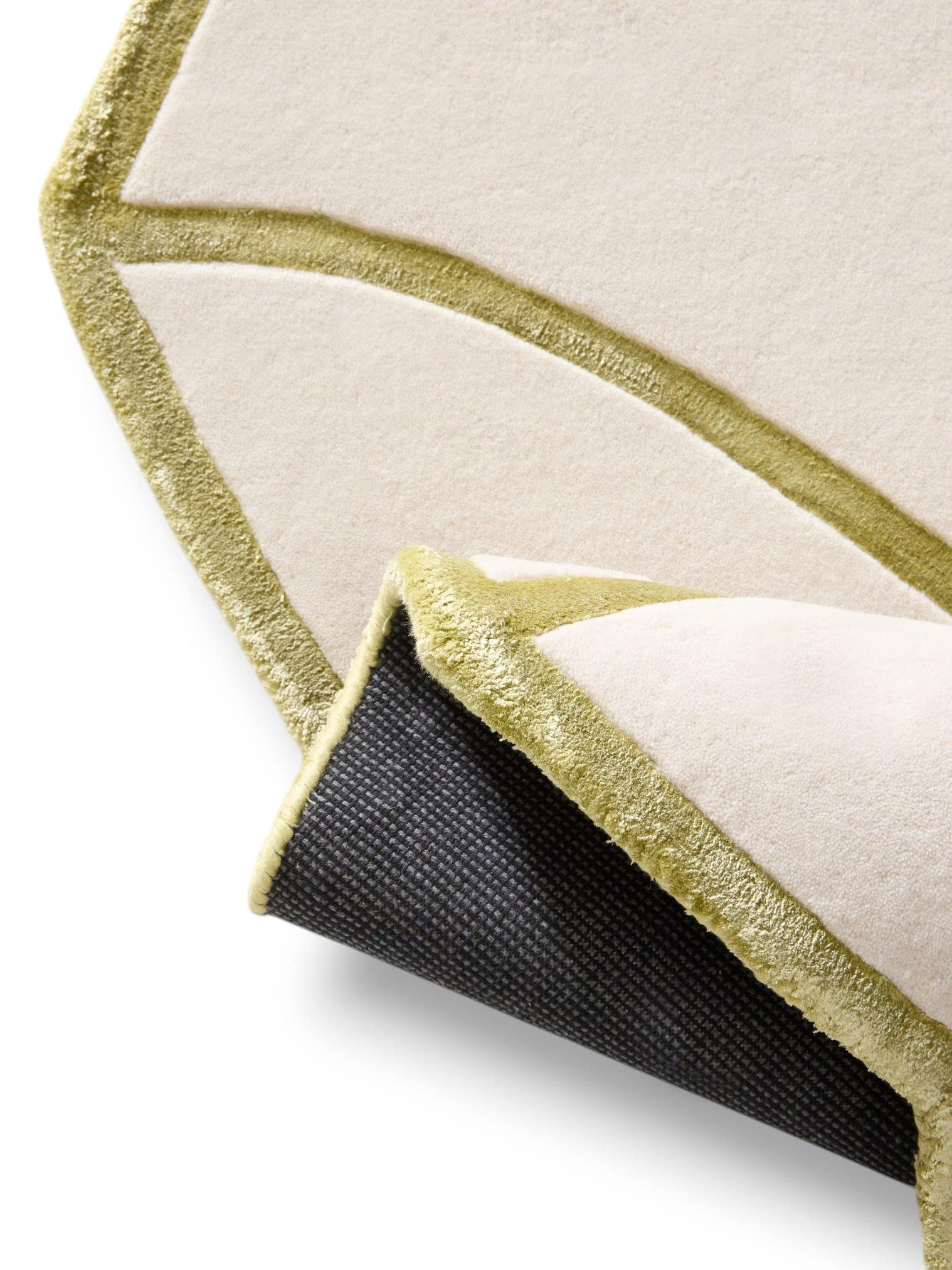 Rug made of 85% Wool, 15% Lyocell (TENCEL™) in Beige with a 6 - 10 mm high pile by benuta Finest