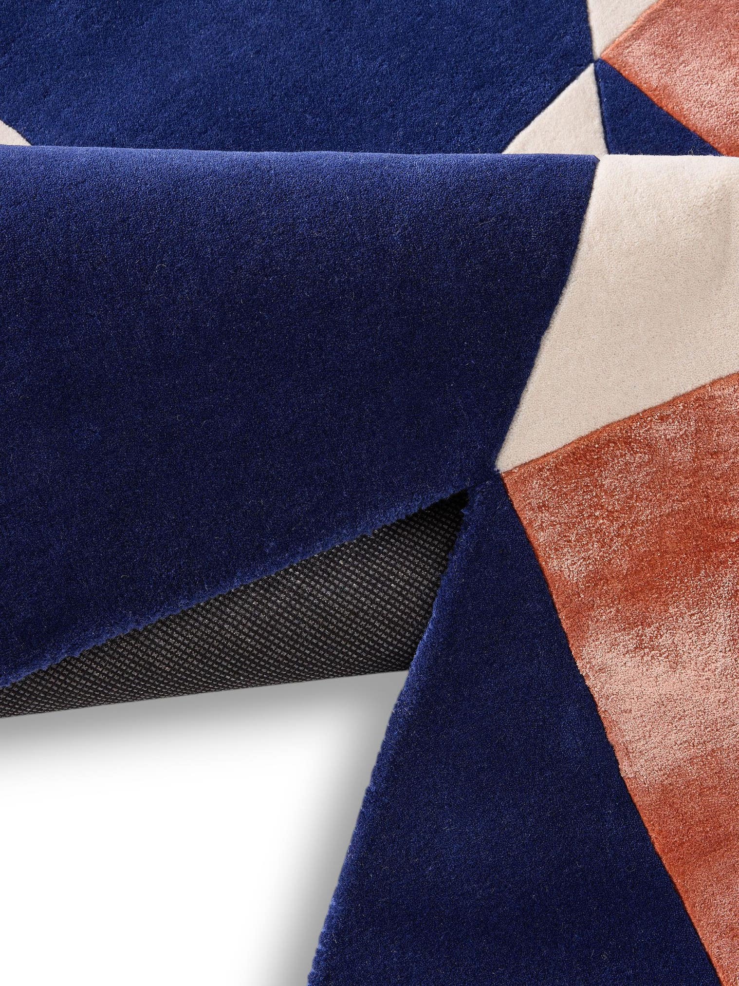Teppich aus 70% Wolle, 30% Lyocell (TENCEL™) in Multicolor mit 6 bis 10 mm hohem Flor von benuta Finest