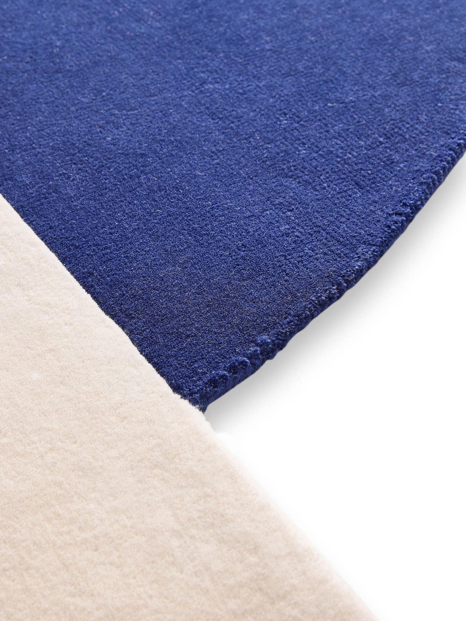 Teppich aus 97% Wolle, 3% Lyocell (TENCEL™) in Multicolor mit 6 bis 10 mm hohem Flor von benuta Finest