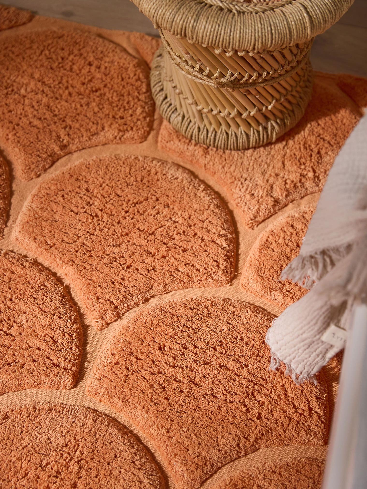 Teppich aus 100% Baumwolle (recycelt) in Orange mit 11 bis 20 mm hohem Flor von Lytte