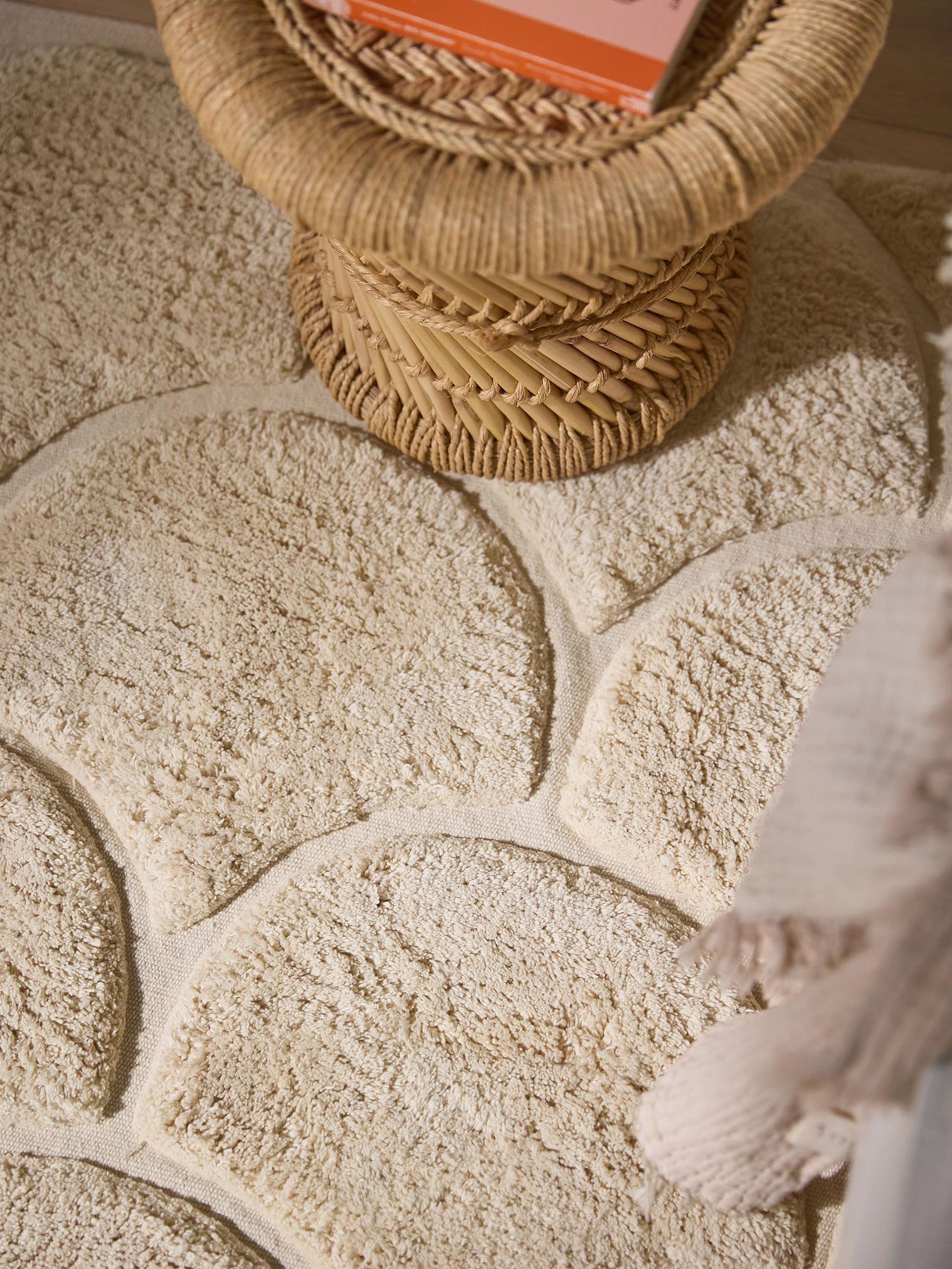 Teppich aus 100% Baumwolle (recycelt) in Beige mit 11 bis 20 mm hohem Flor von Lytte
