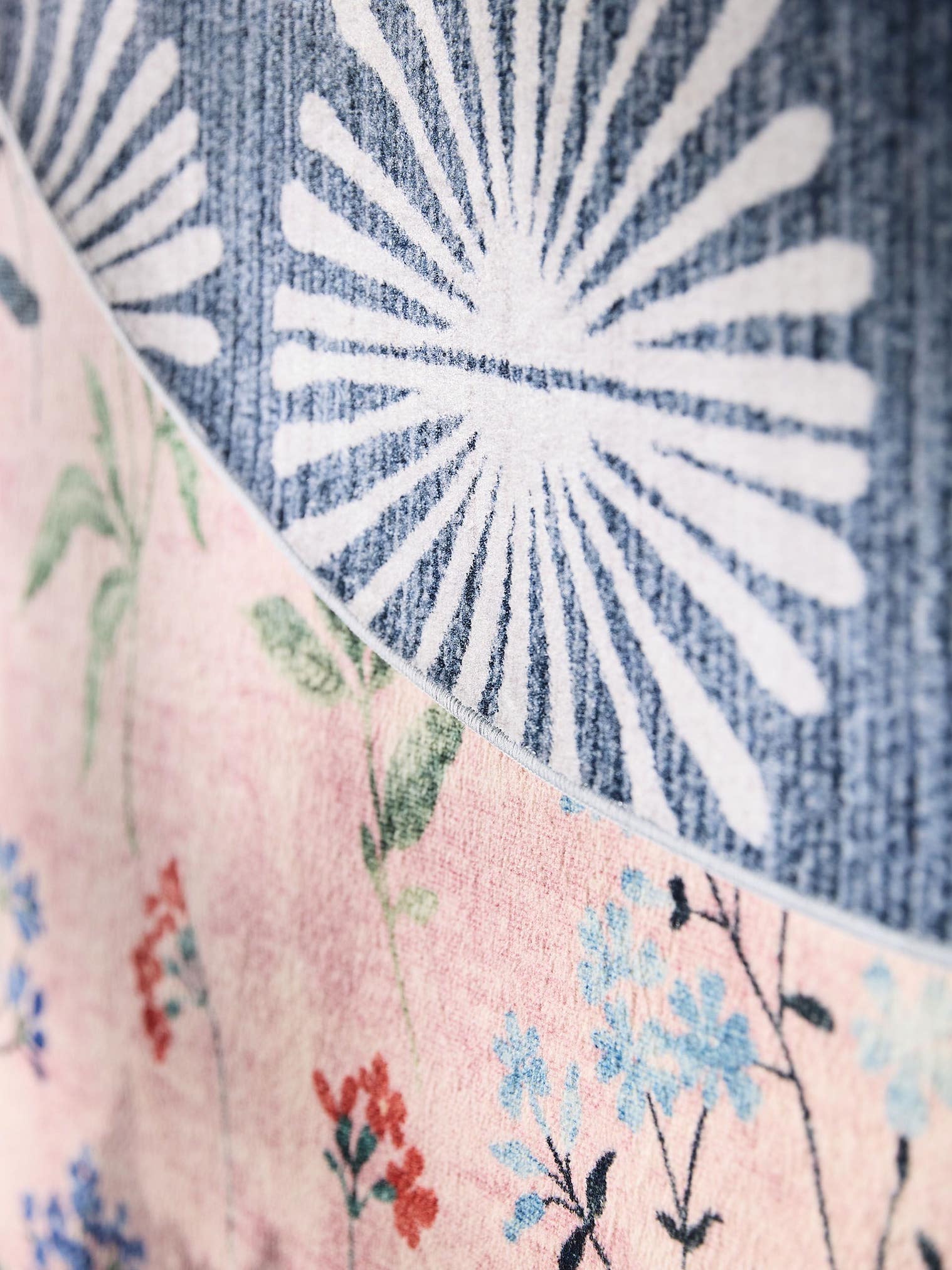 Teppich aus 100% Polyester in Multicolor mit bis 5 mm hohem Flor von benuta Nest