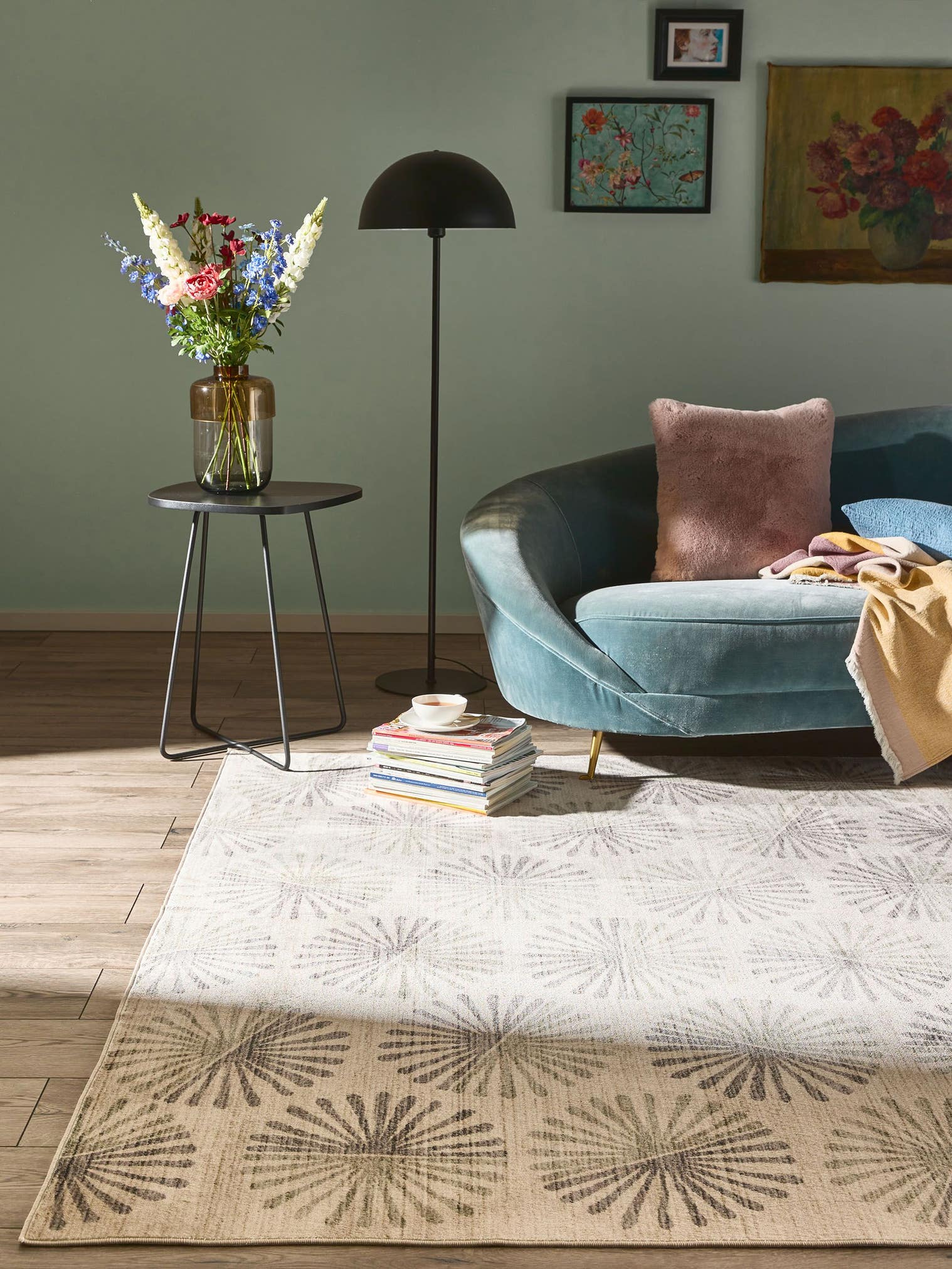 Teppich aus 100% Poliéster in Beige mit 1- 5 mm hohem Flor von benuta Nest