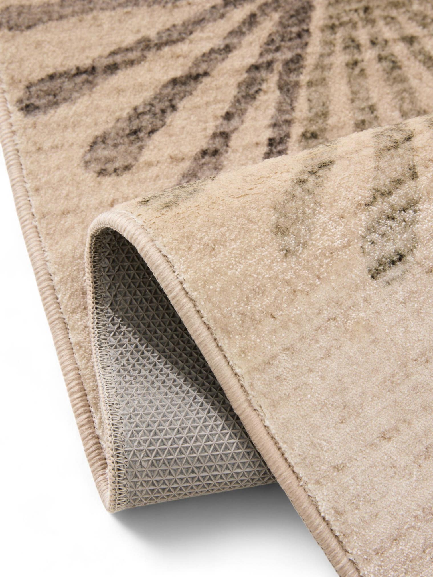 Teppich aus 100% Poliéster in Beige mit 1- 5 mm hohem Flor von benuta Nest
