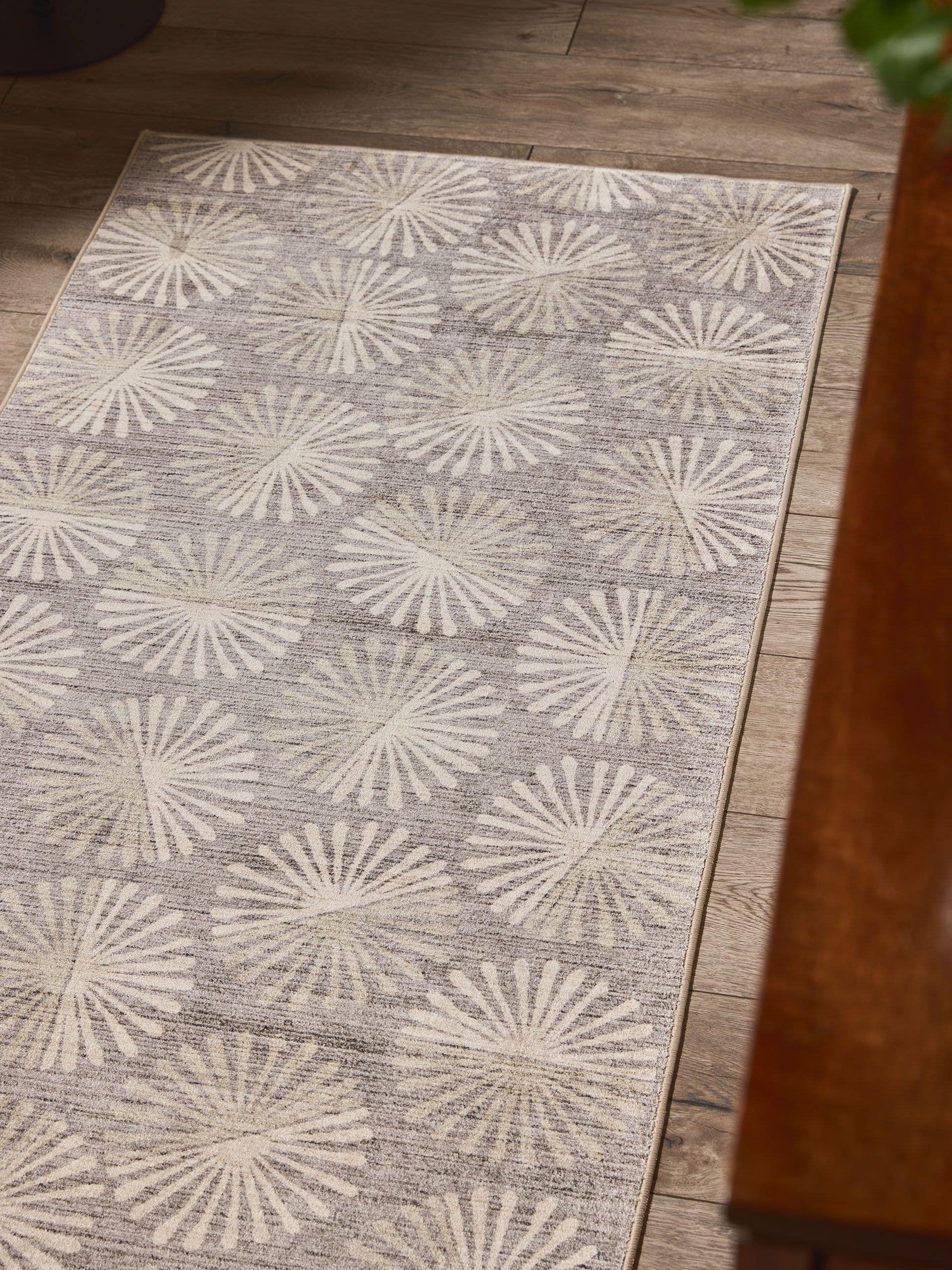 Alfombra de 100% Poliéster en Taupe con un pelo de {{Placeholder_Pile Height}} de altura de benuta Nest