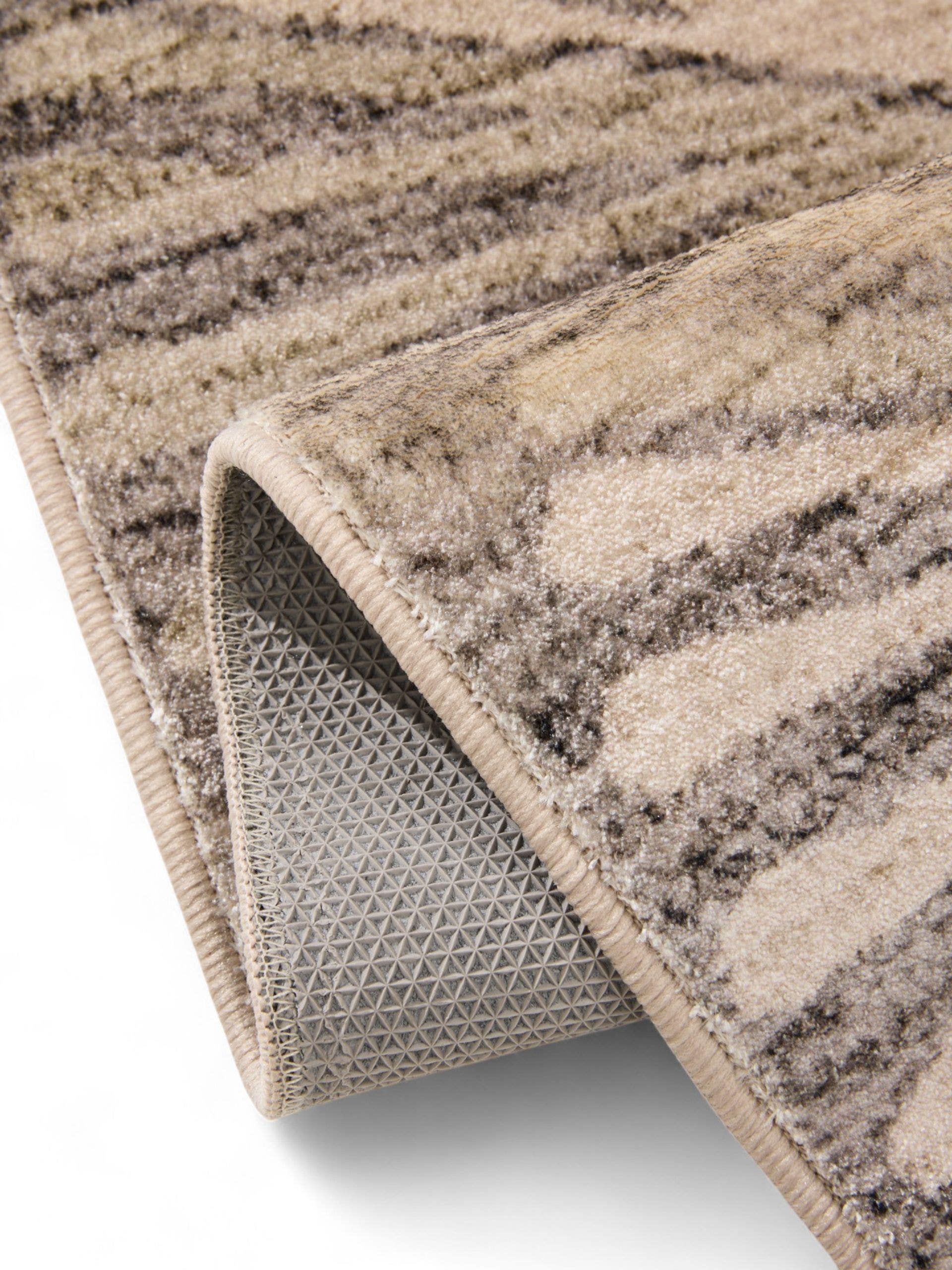 Alfombra de 100% Poliéster en Taupe con un pelo de {{Placeholder_Pile Height}} de altura de benuta Nest