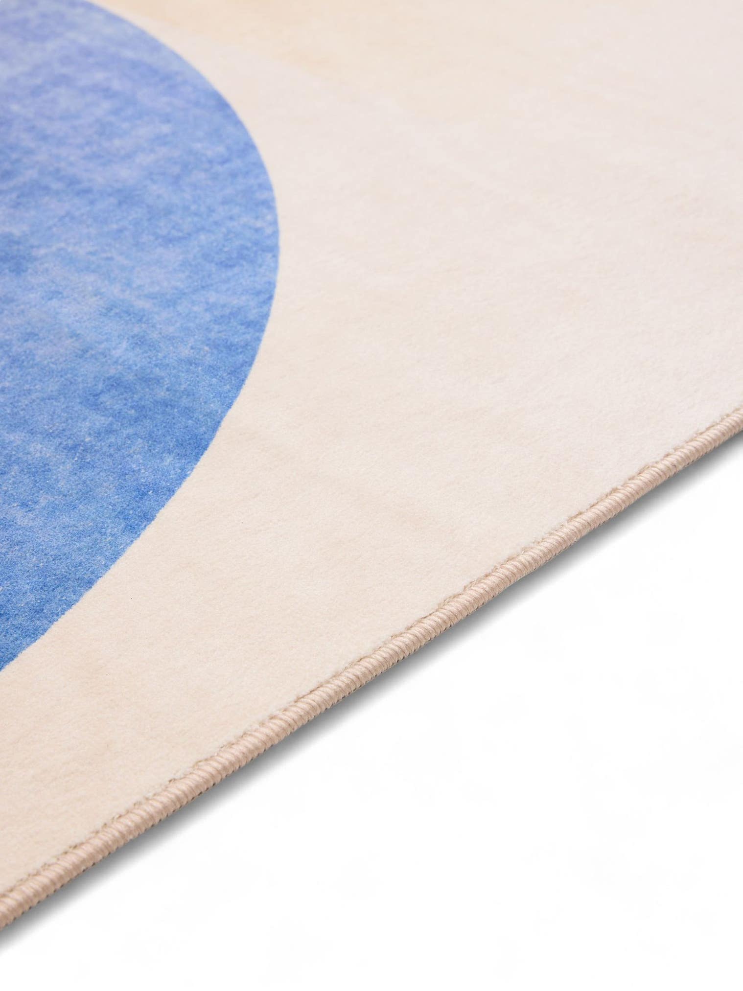 Tapijt van 100% Polyester in Blauw met een 1- 5 mm hoge pool van benuta Pop