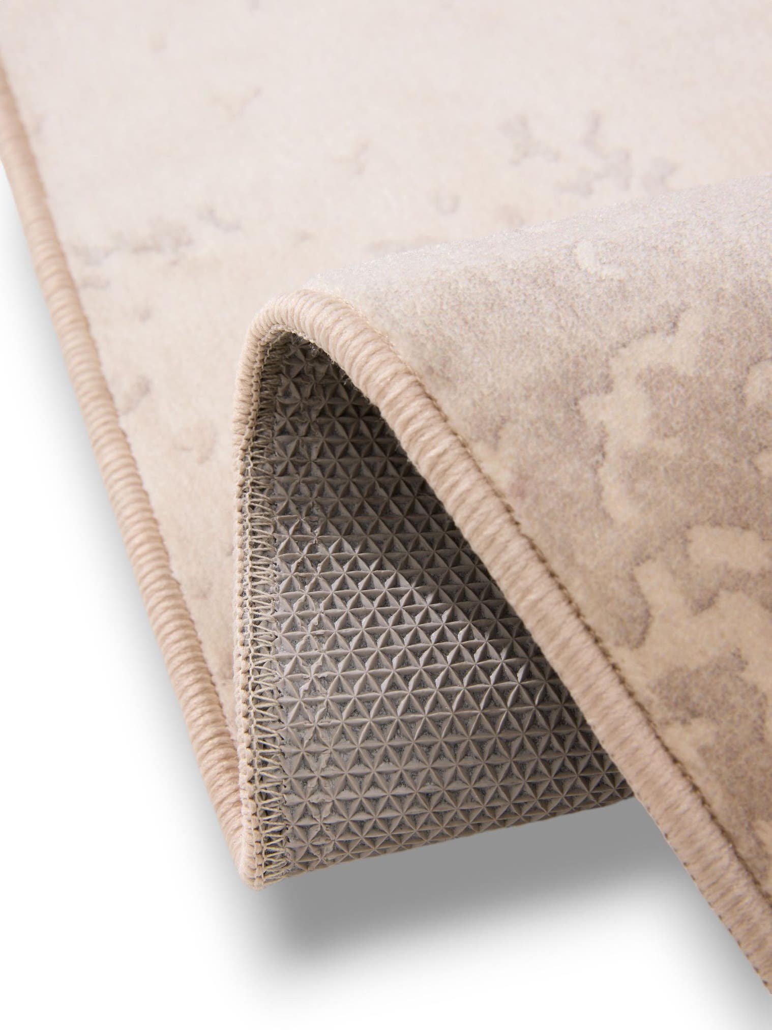 Teppich aus 100% Polyester in Beige mit bis 5 mm hohem Flor von benuta Pop