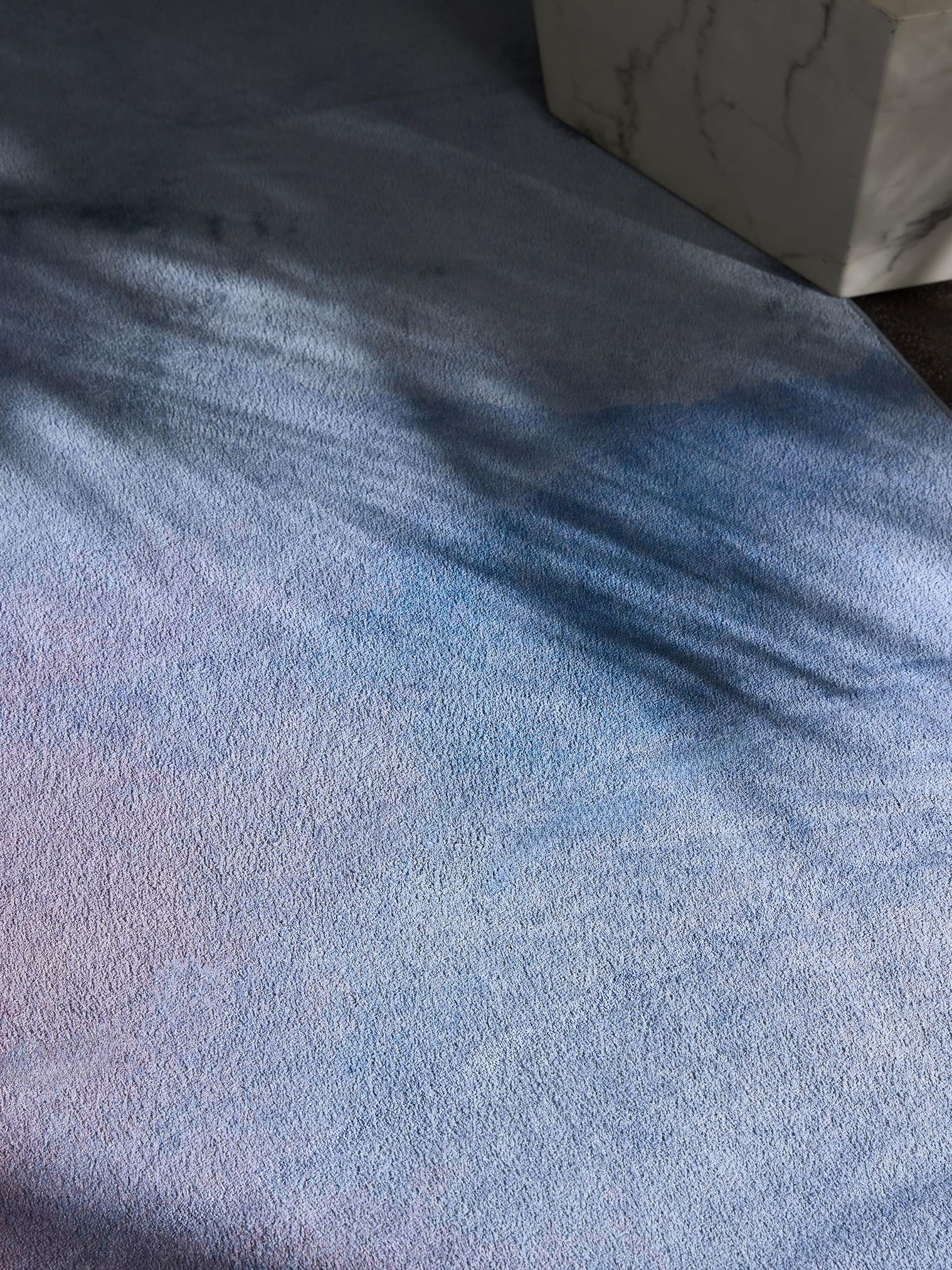 Teppich aus 100% Polyester in Grau mit bis 5 mm hohem Flor von benuta Pop