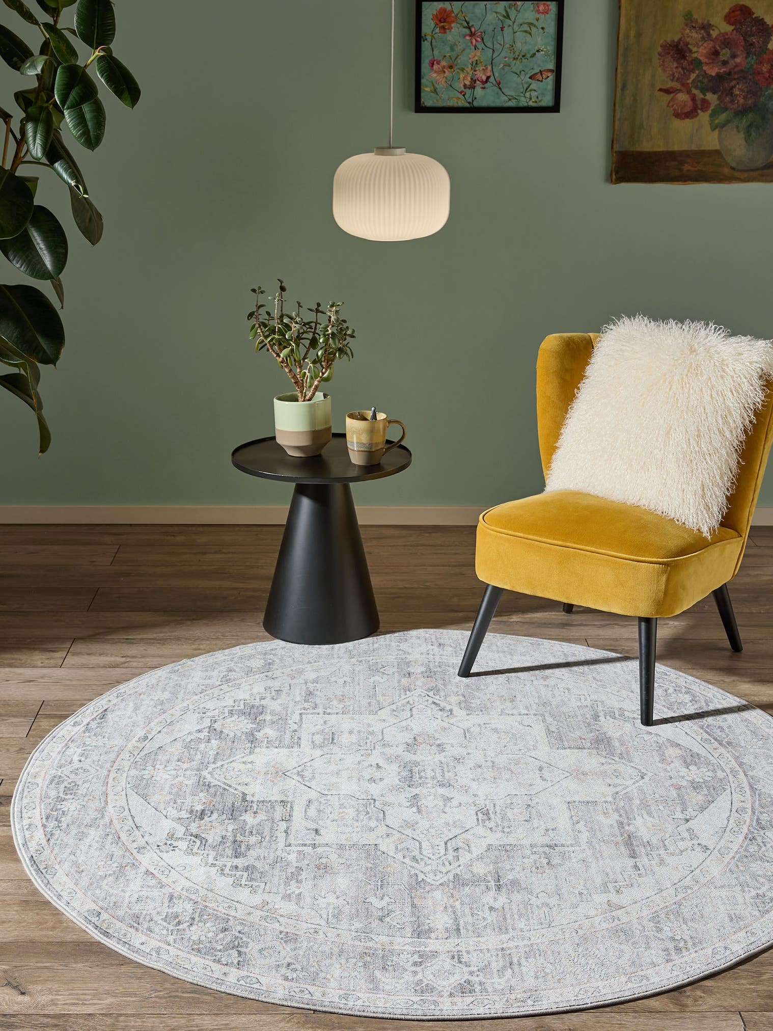 Teppich aus 100% Polyester in Grau mit bis 5 mm hohem Flor von benuta Nest