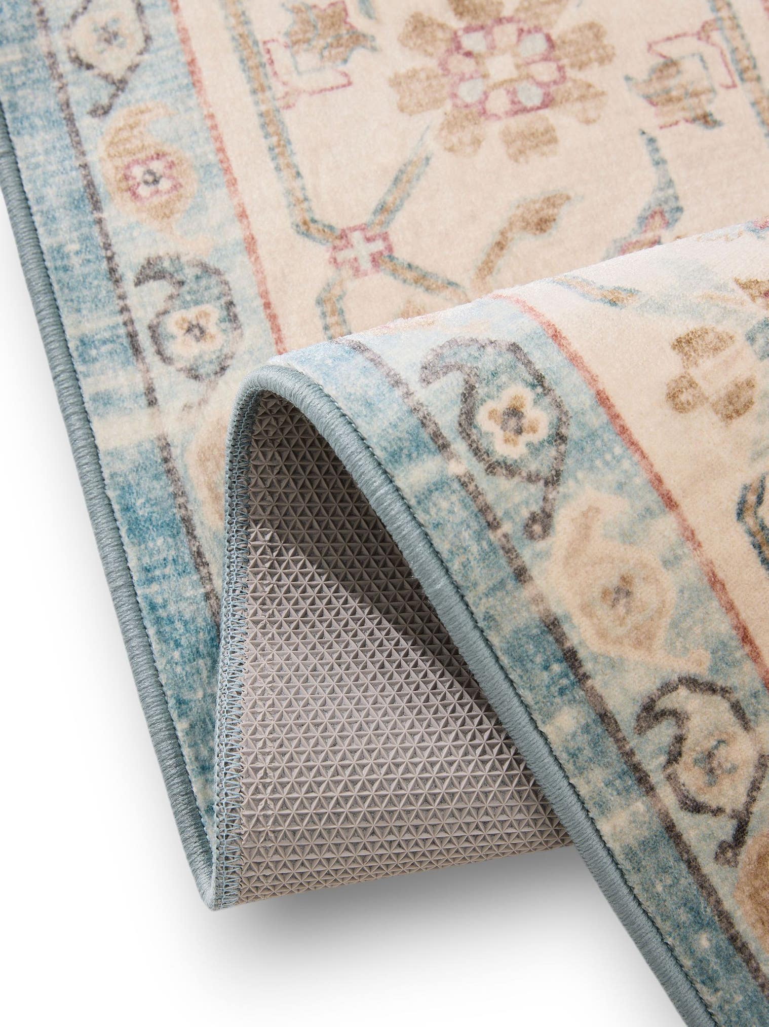 Rug made of 100% Polyester in Multicoloured with a 1- 5 mm high pile by benuta Nest