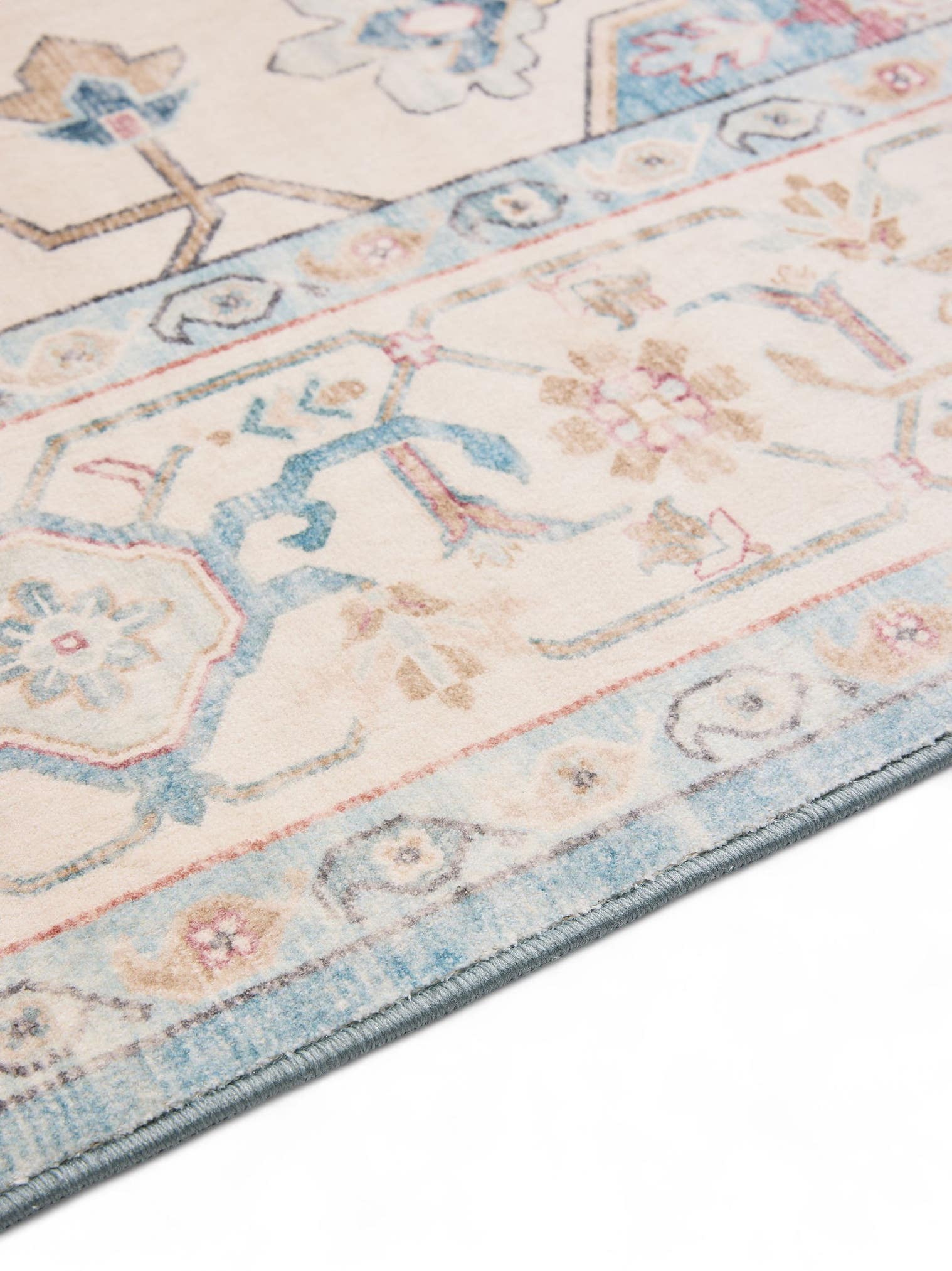 Rug made of 100% Polyester in Multicoloured with a 1- 5 mm high pile by benuta Nest