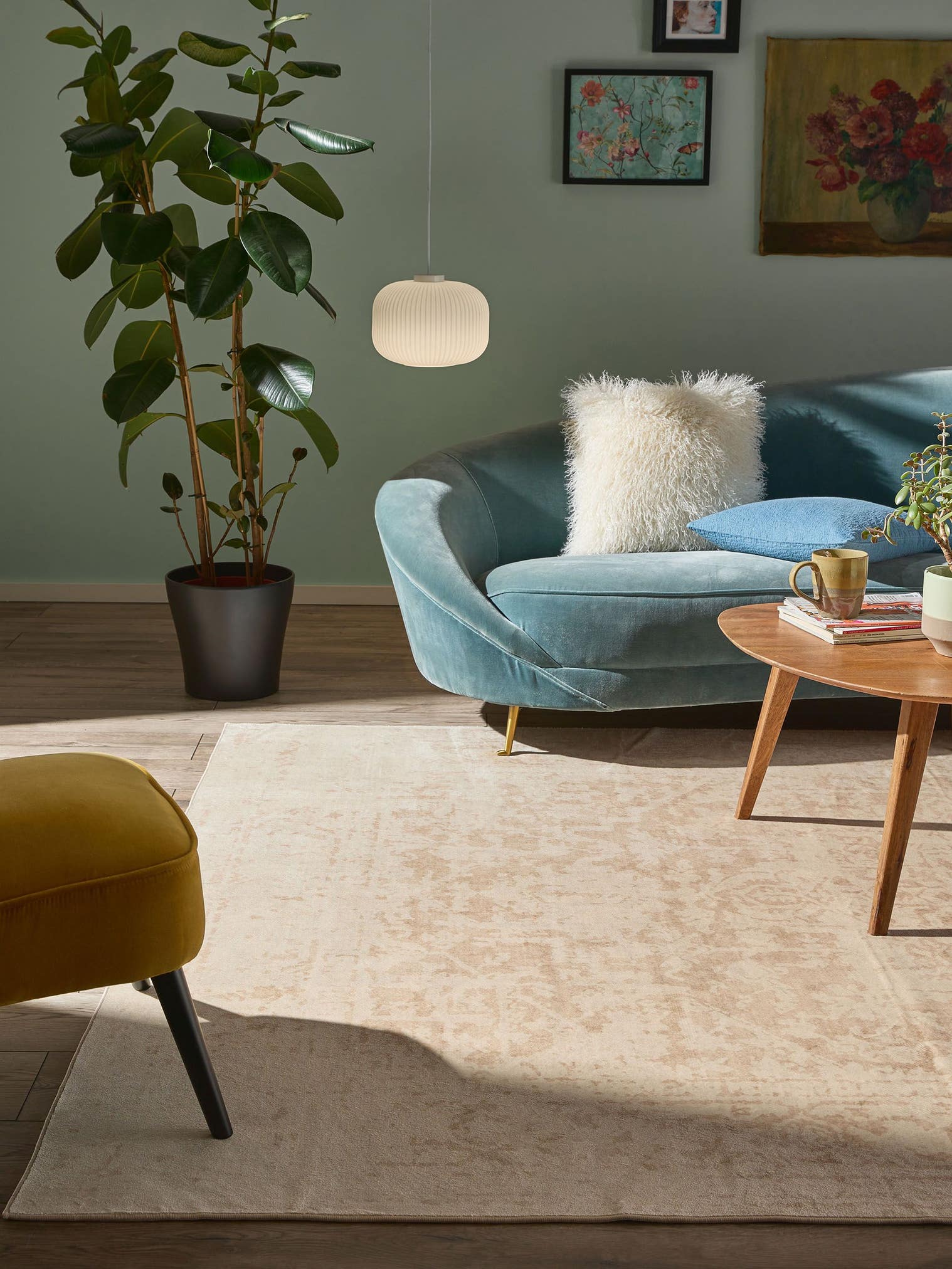 Rug made of 100% Polyester in Beige with a 1- 5 mm high pile by benuta Nest